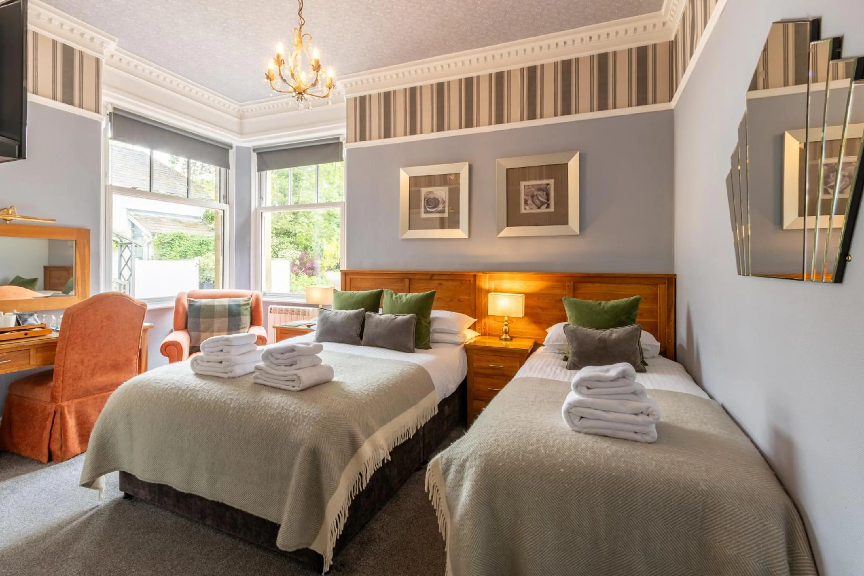 Bedroom, Bed in Oakfold House