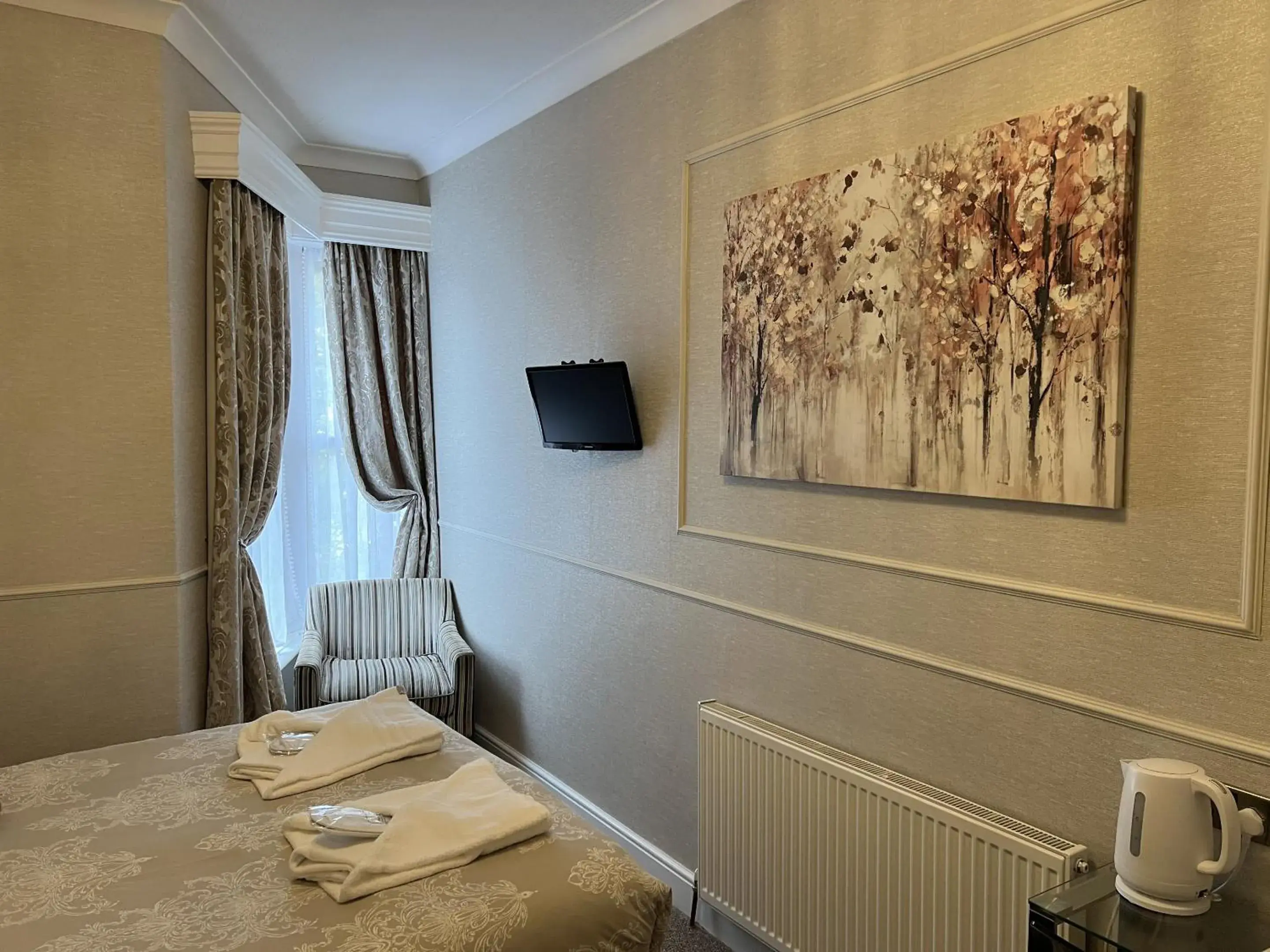 Bedroom, Bed in Tanes Hotel Bedroom, Bed in Tanes Hotel