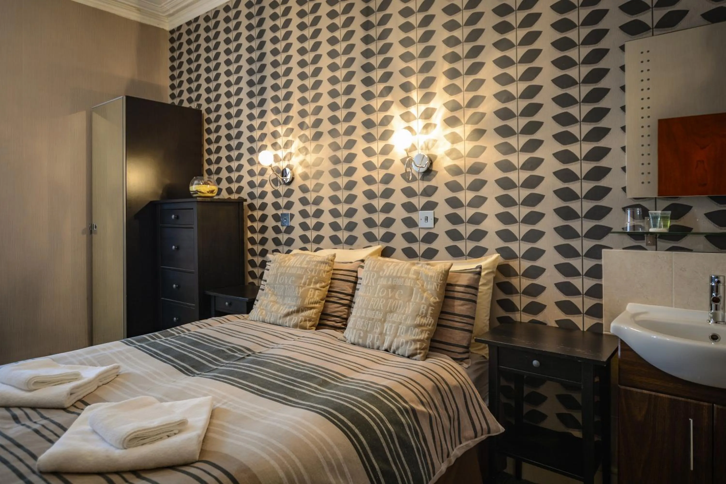 Bedroom, Bed in Tanes Hotel