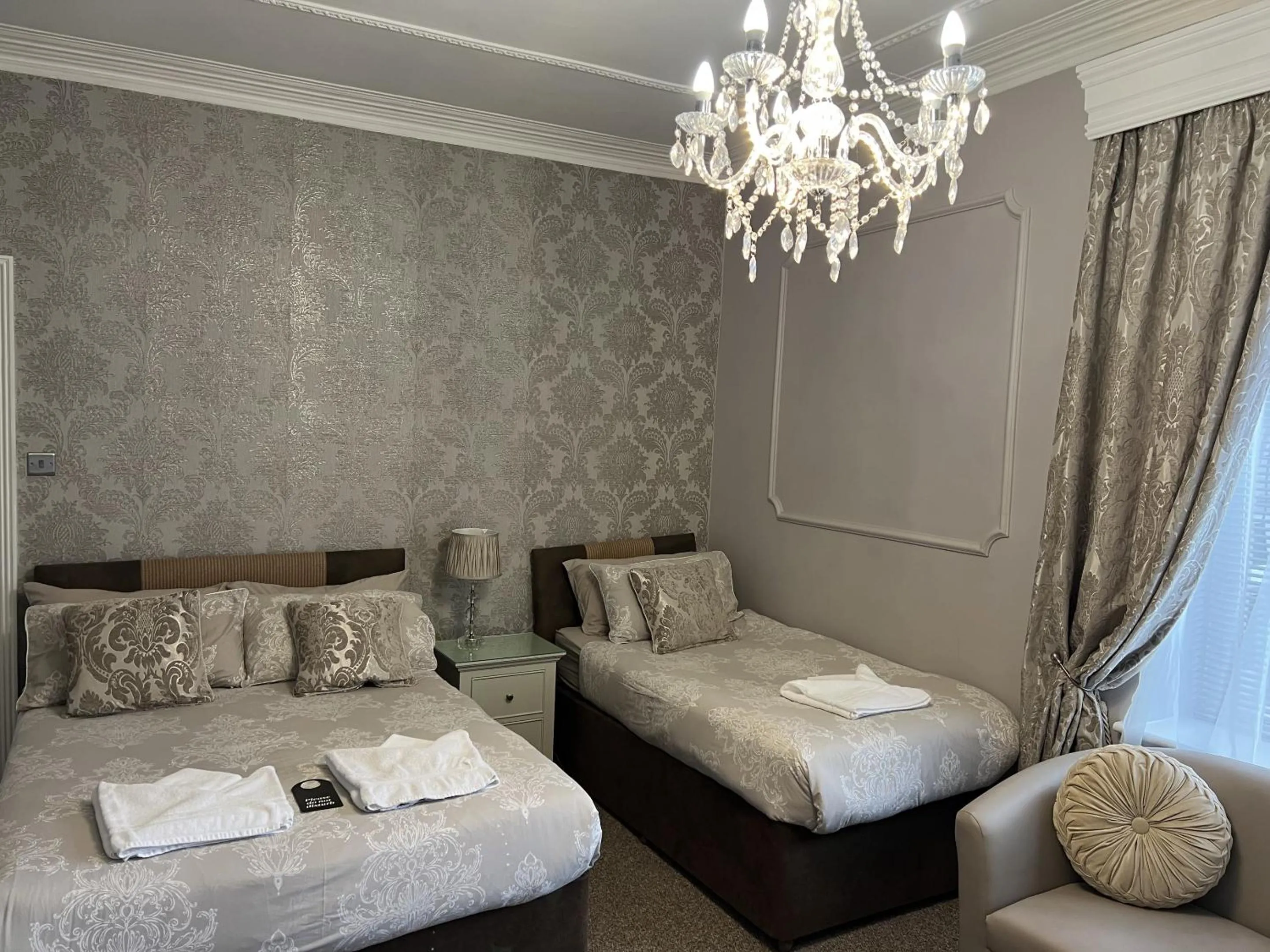 Bedroom, Bed in Tanes Hotel