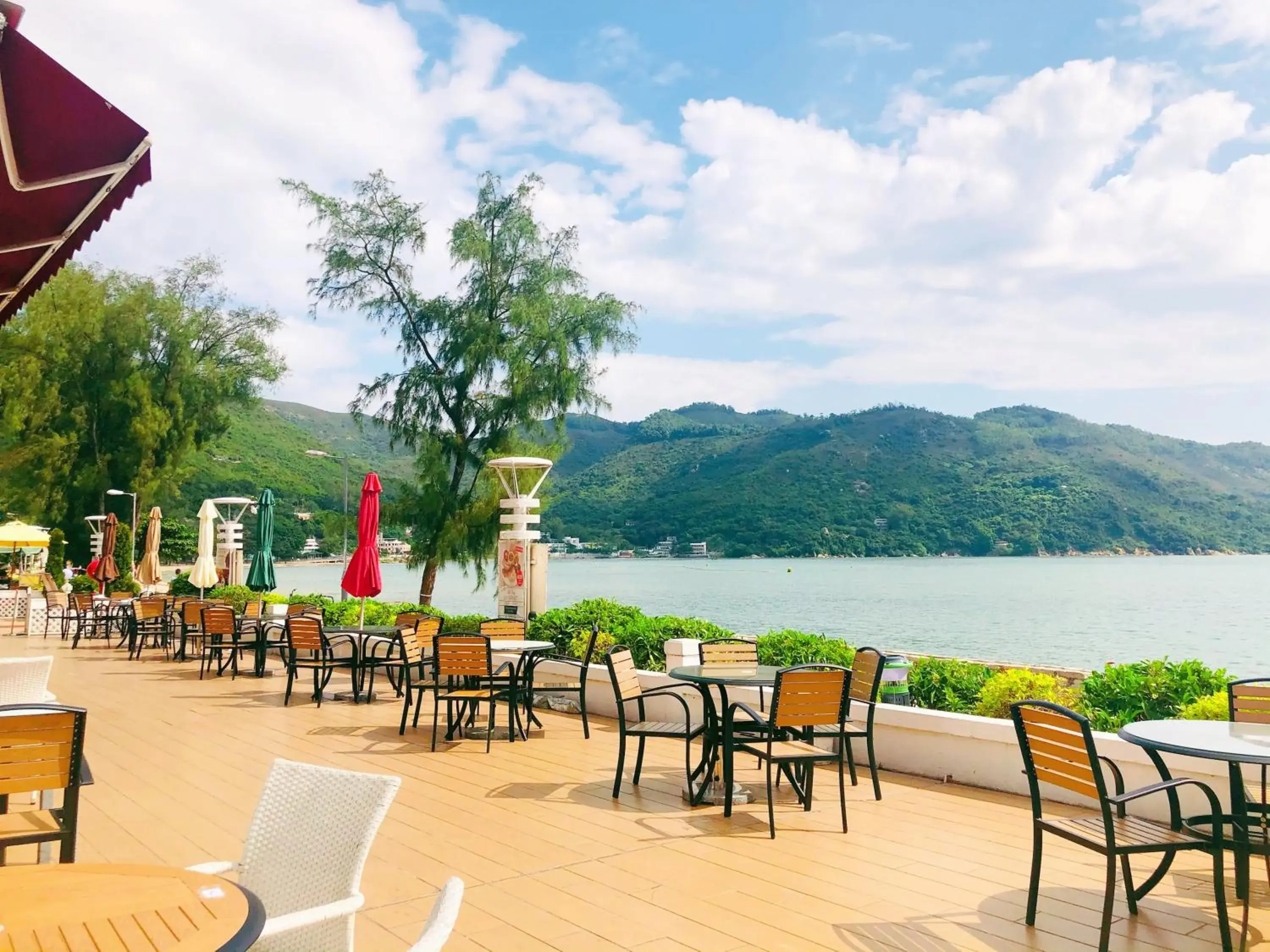 Restaurant/places to eat in Silvermine Beach Resort Restaurant/places to eat in Silvermine Beach Resort