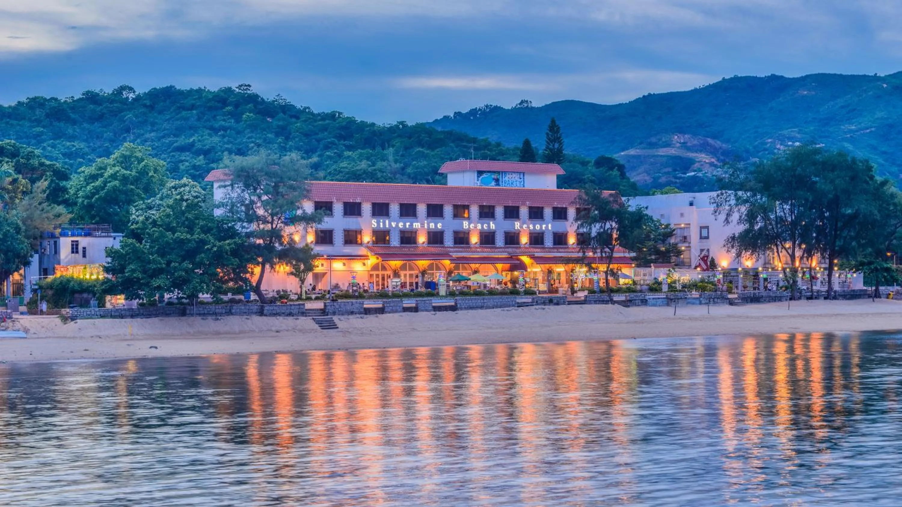 Facade/entrance in Silvermine Beach Resort