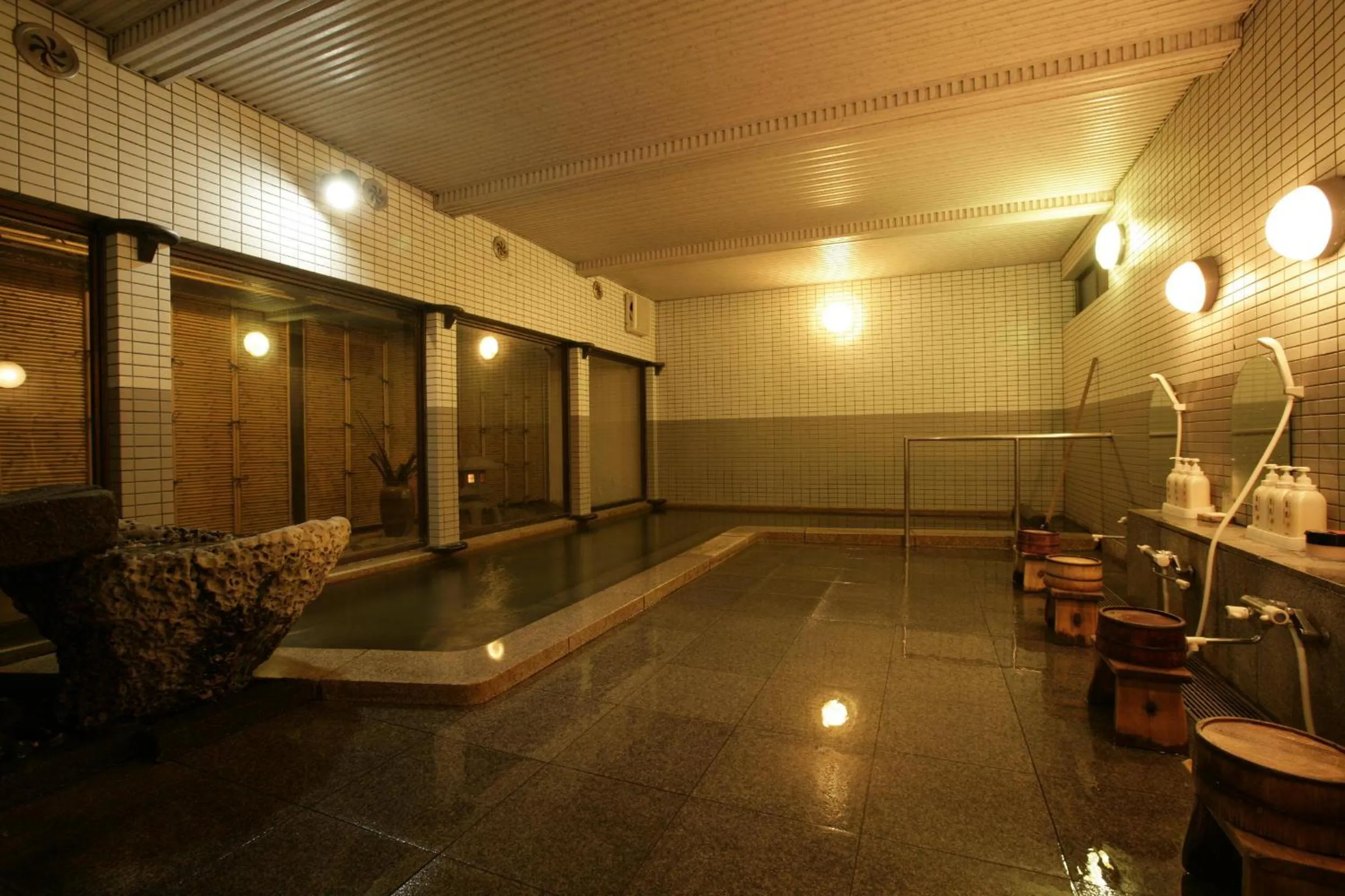 Hot Spring Bath in Kaichoen