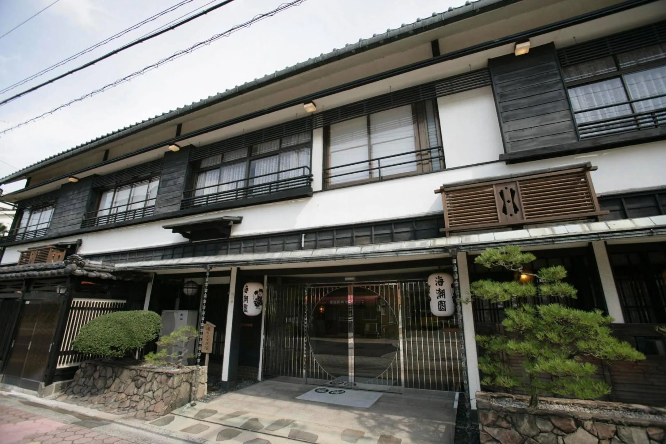 Facade/entrance in Kaichoen