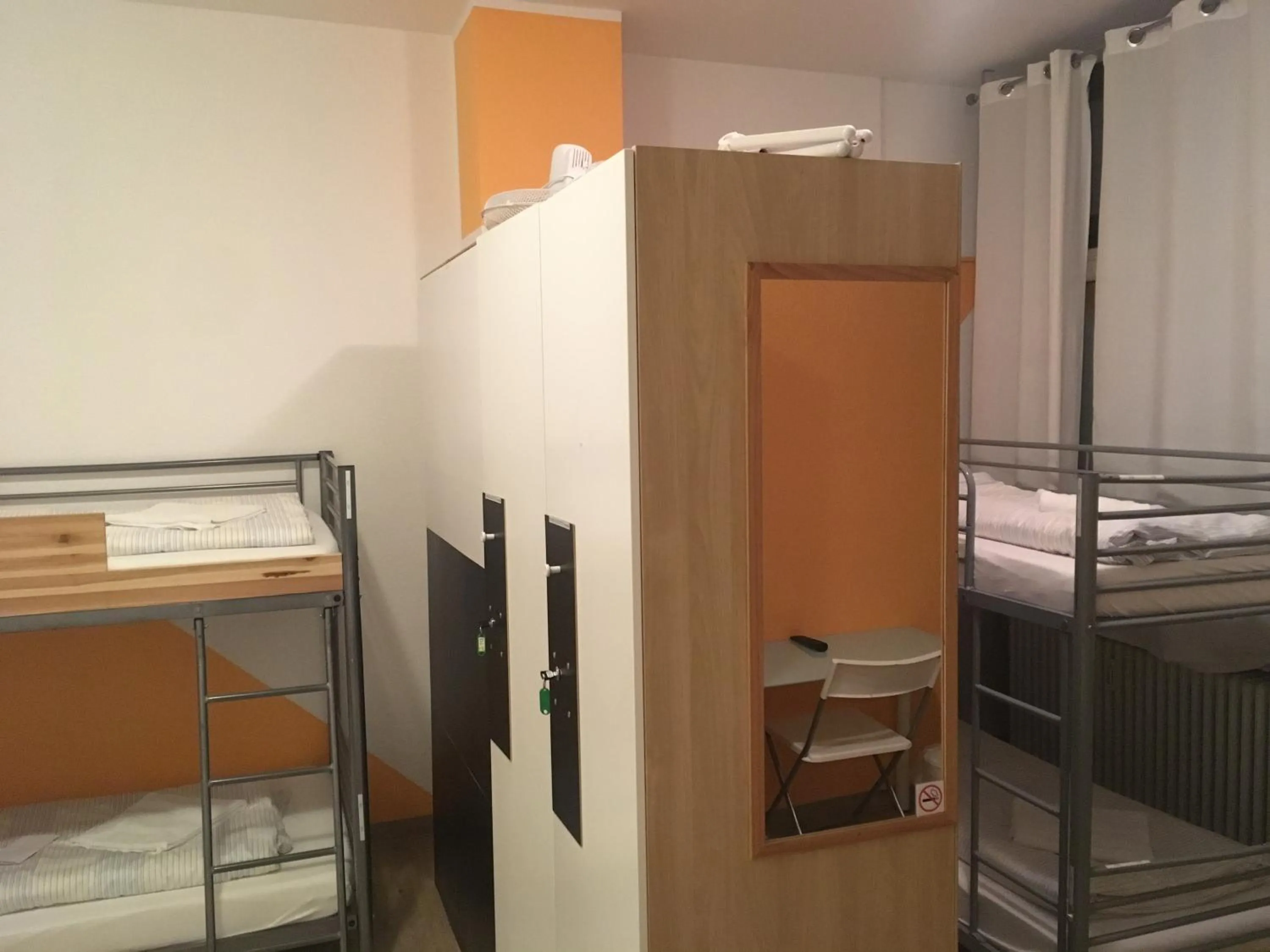 Photo of the whole room, Bed in Hostel Gästehaus Kaiserpassage- Ihr Cityhostel