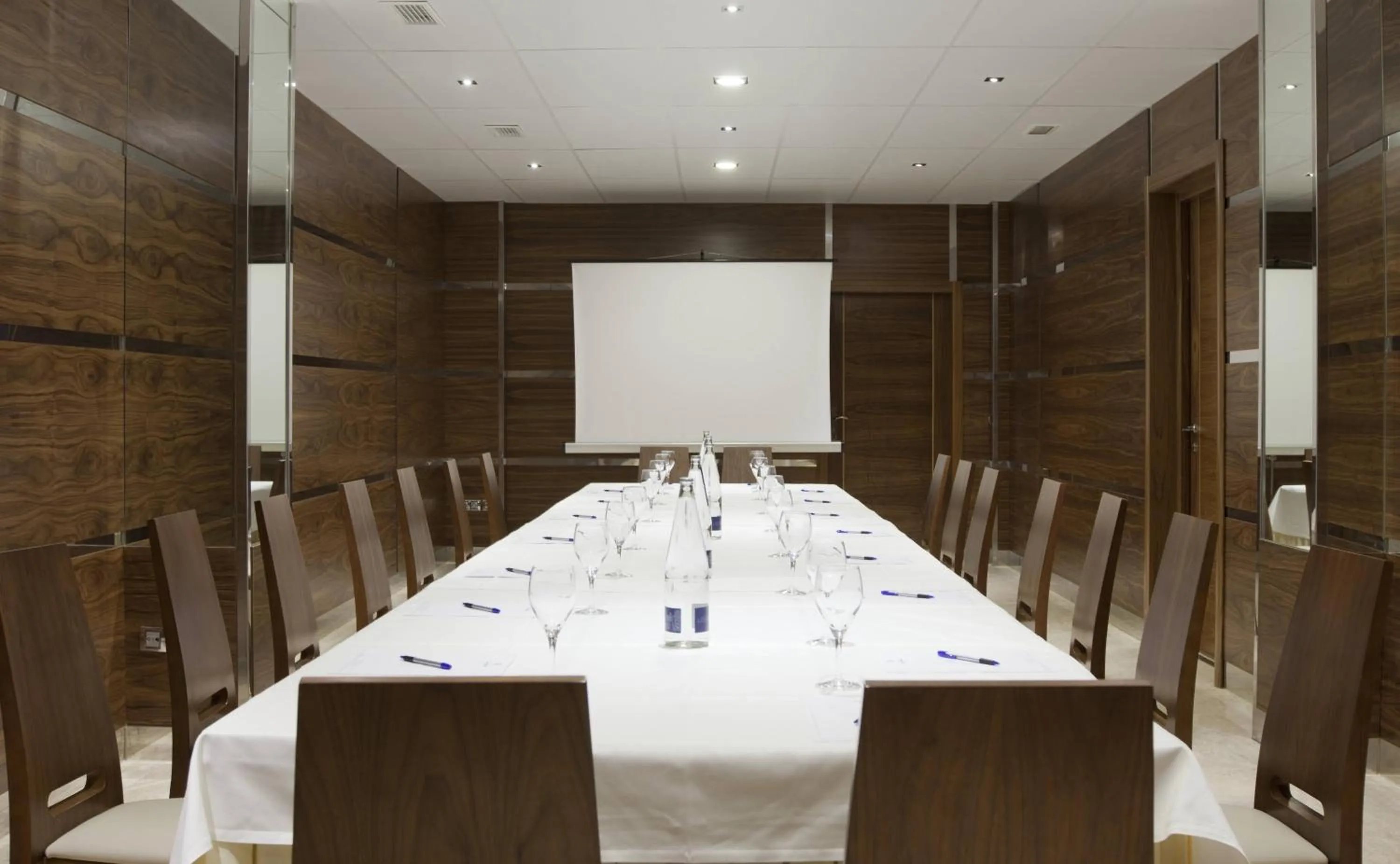 Business facilities in Gran Hotel Corona Sol