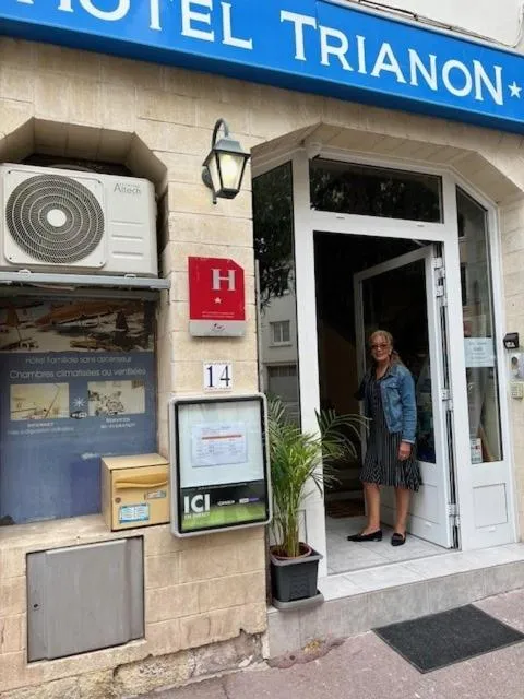 Facade/entrance in Hôtel Trianon