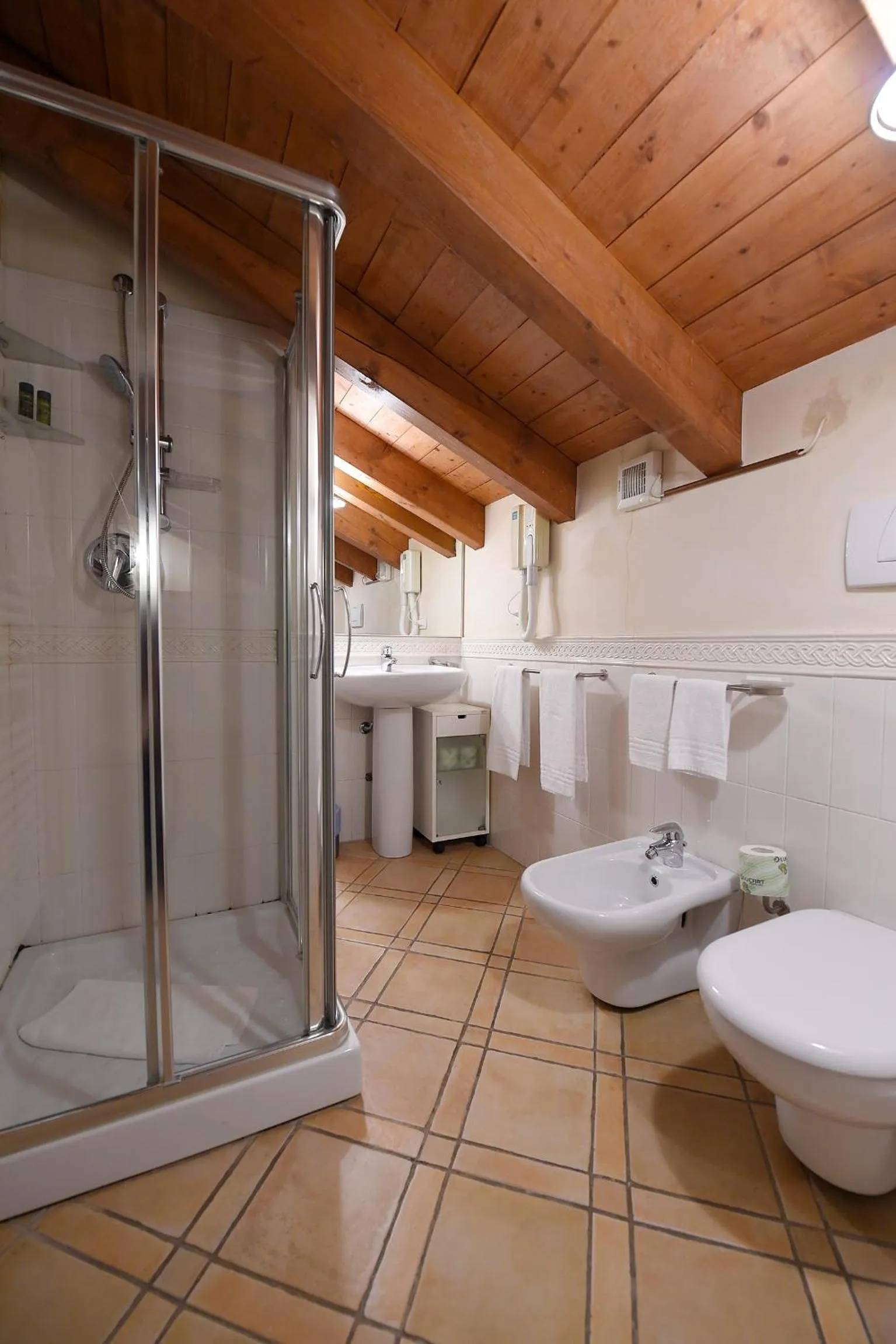 Shower in Ascanio Sforza - Suites & Apartments