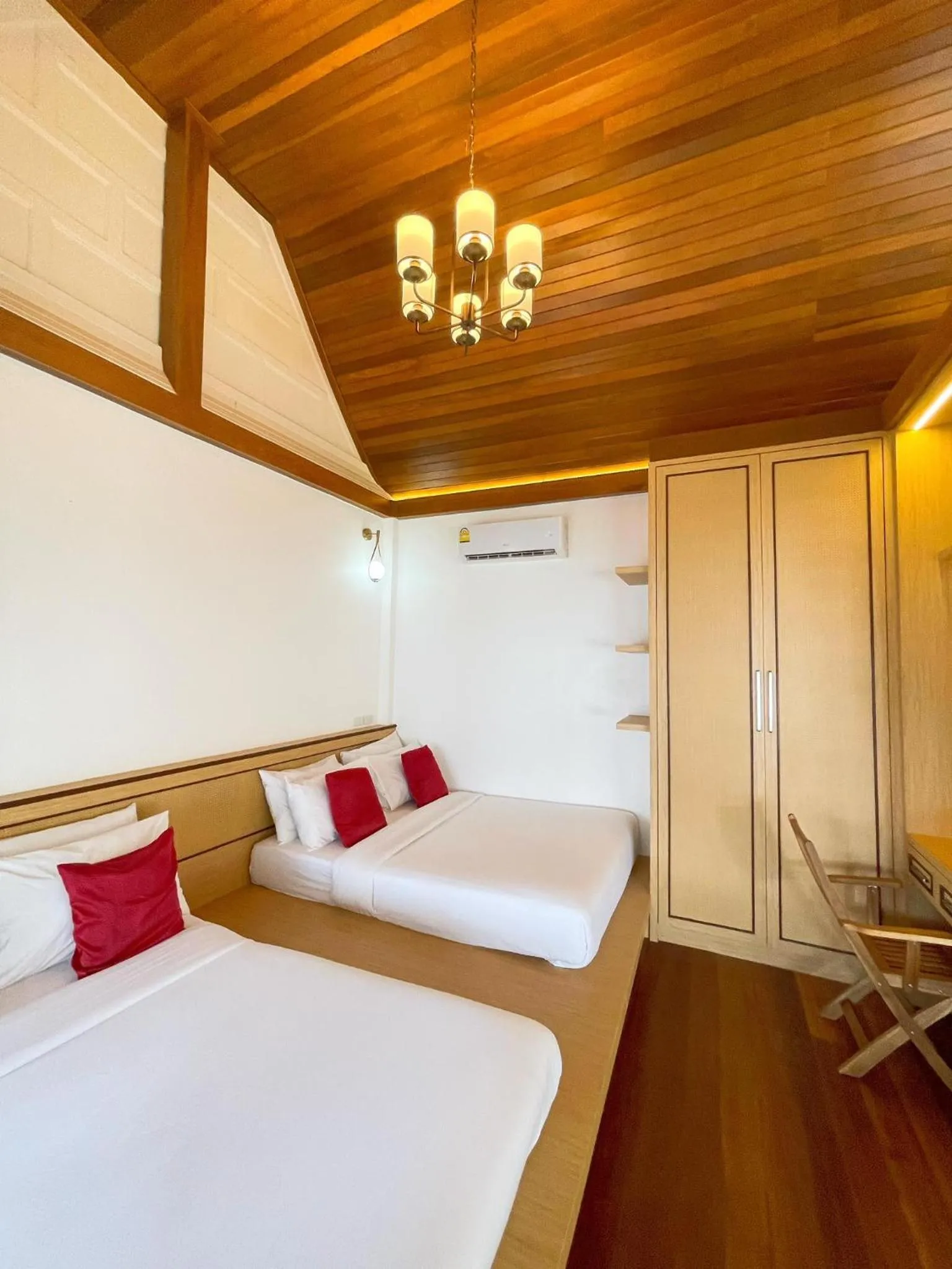 Bed in Vimarn Samed Resort