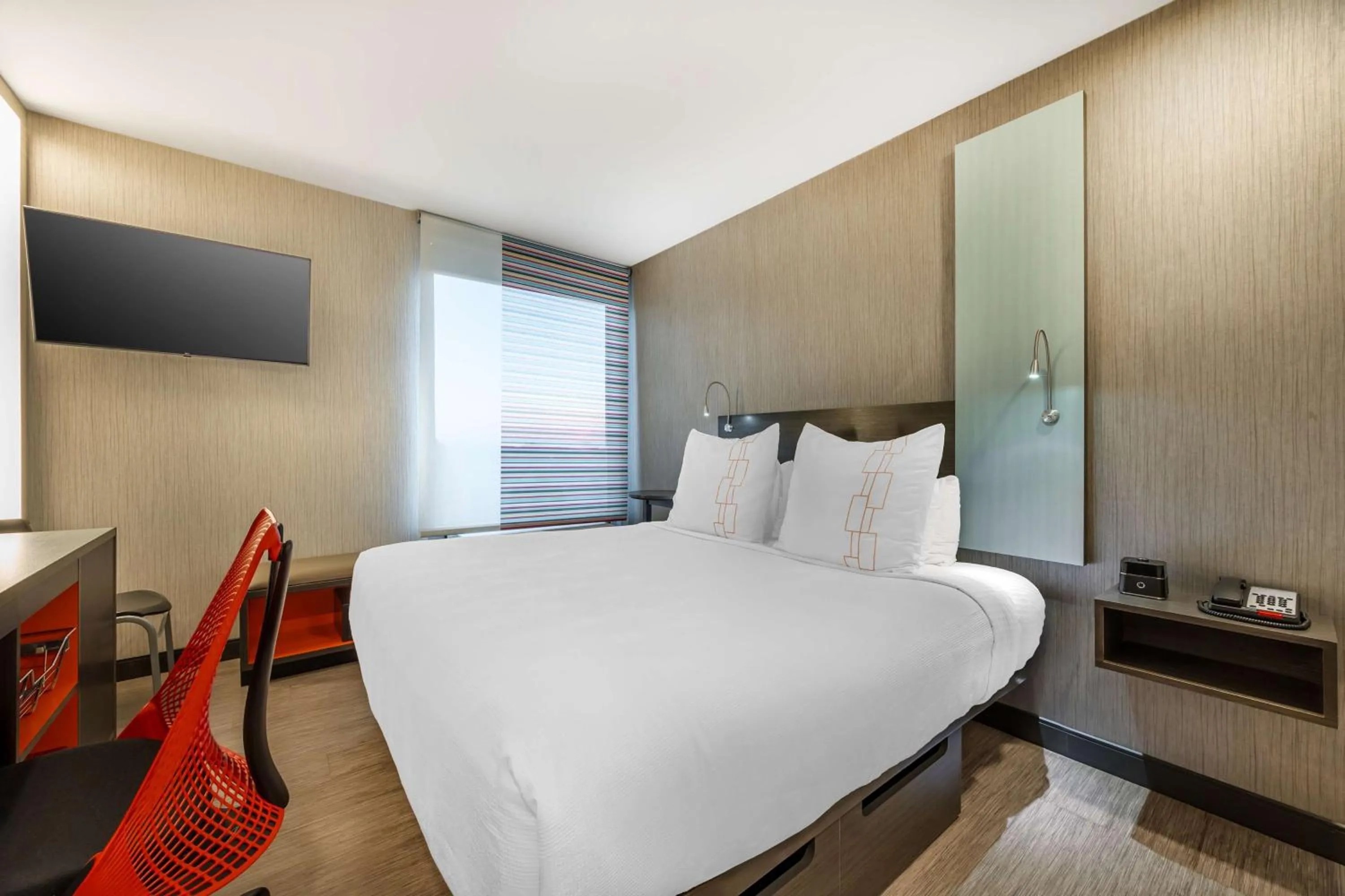 Bedroom, Bed in Vīb Best Western Springfield