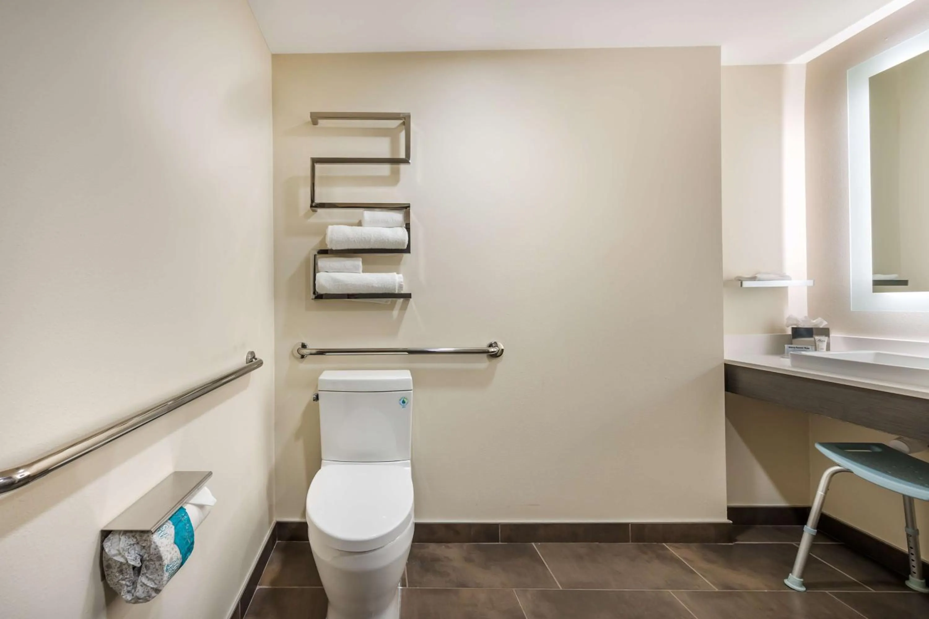 Bathroom in Vīb Best Western Springfield