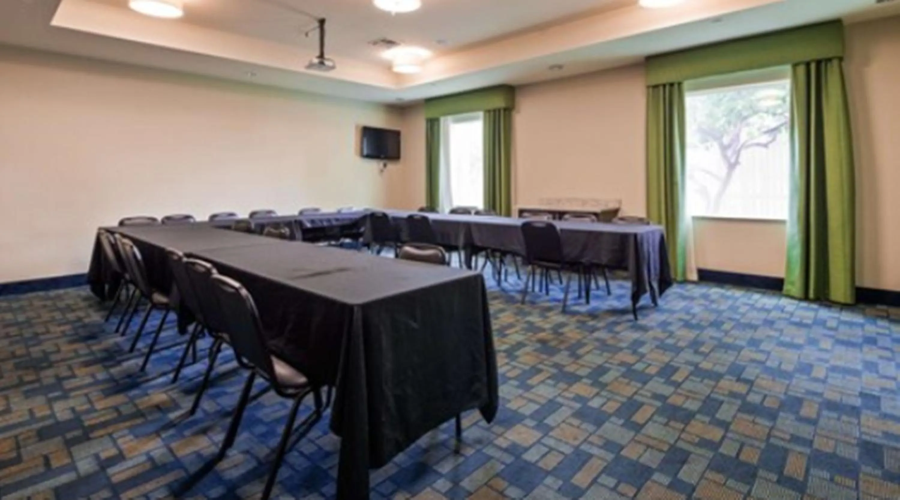 Best Western Plus Carrizo Springs Inn & Suites