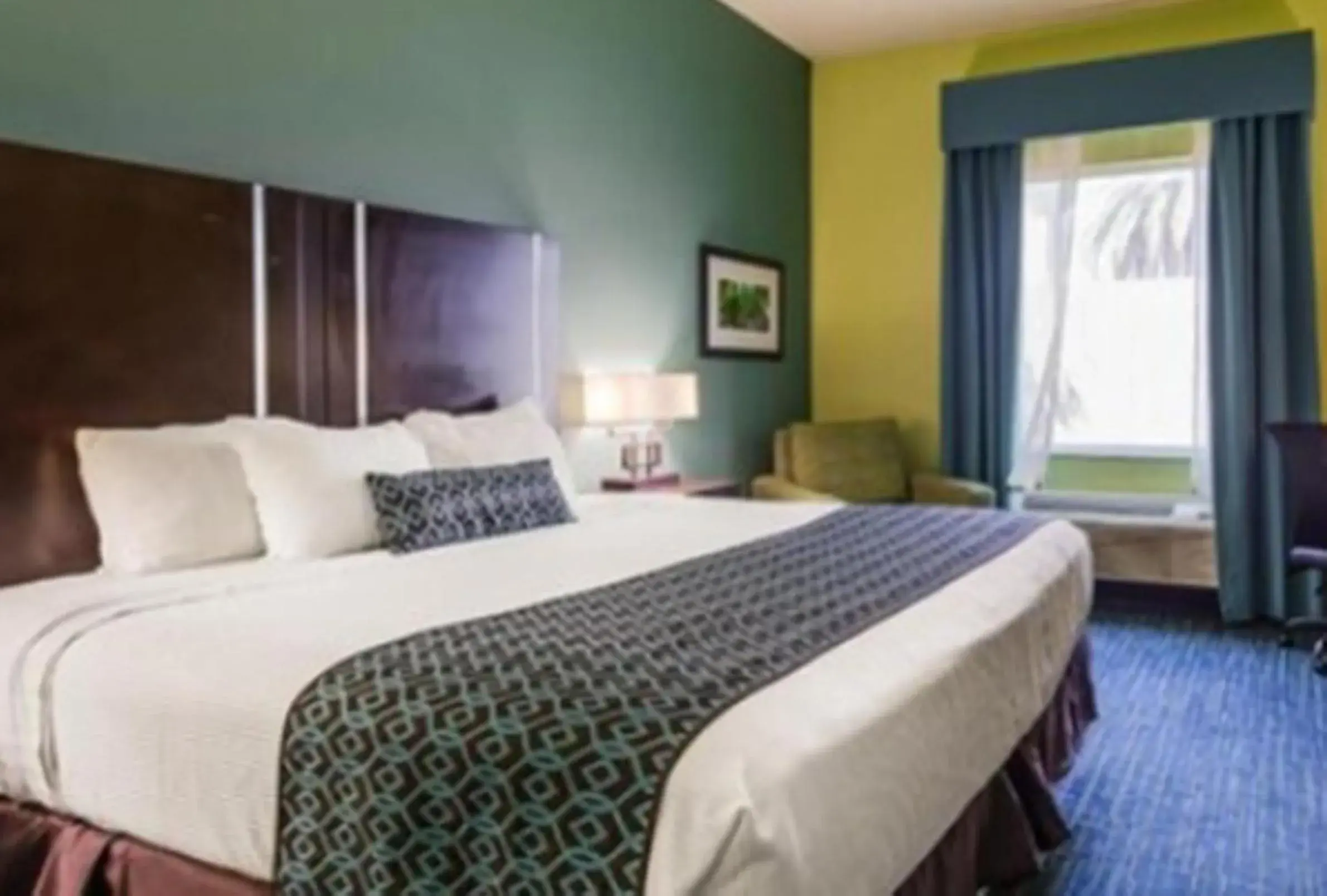 Bed in Best Western Plus Carrizo Springs Inn & Suites Bed in Best Western Plus Carrizo Springs Inn & Suites