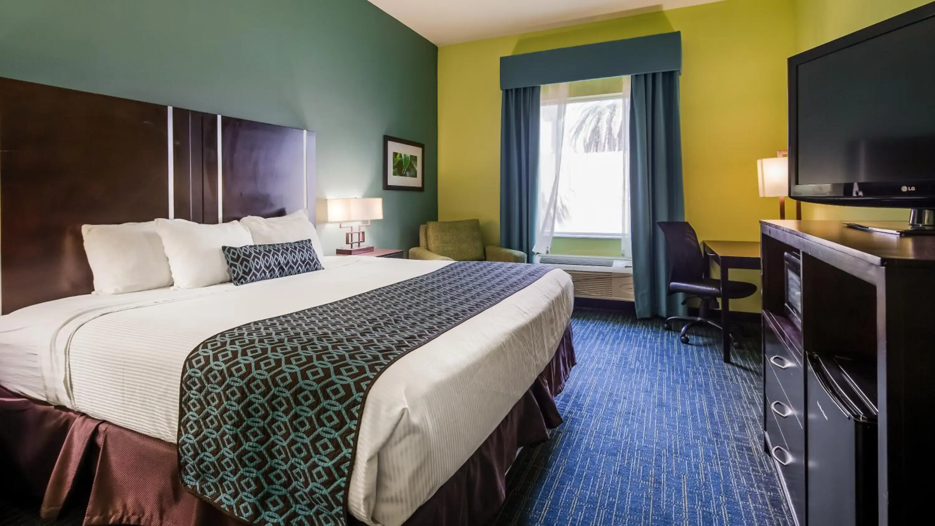 Bedroom, Bed in Best Western Plus Carrizo Springs Inn & Suites Bedroom, Bed in Best Western Plus Carrizo Springs Inn & Suites