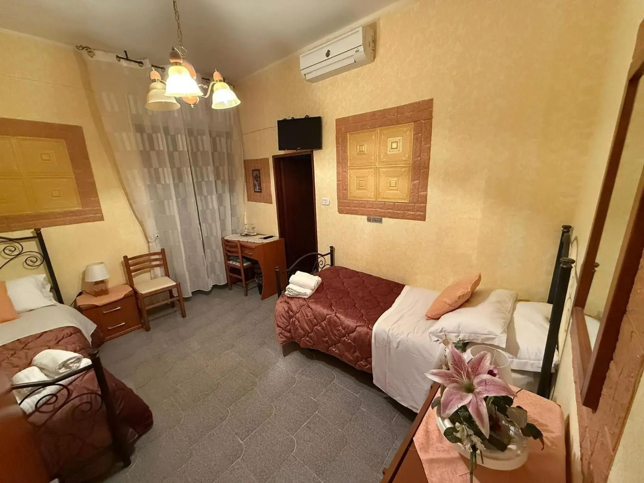 Twin Room with Balcony in B&B Armonia Twin Room with Balcony in B&B Armonia