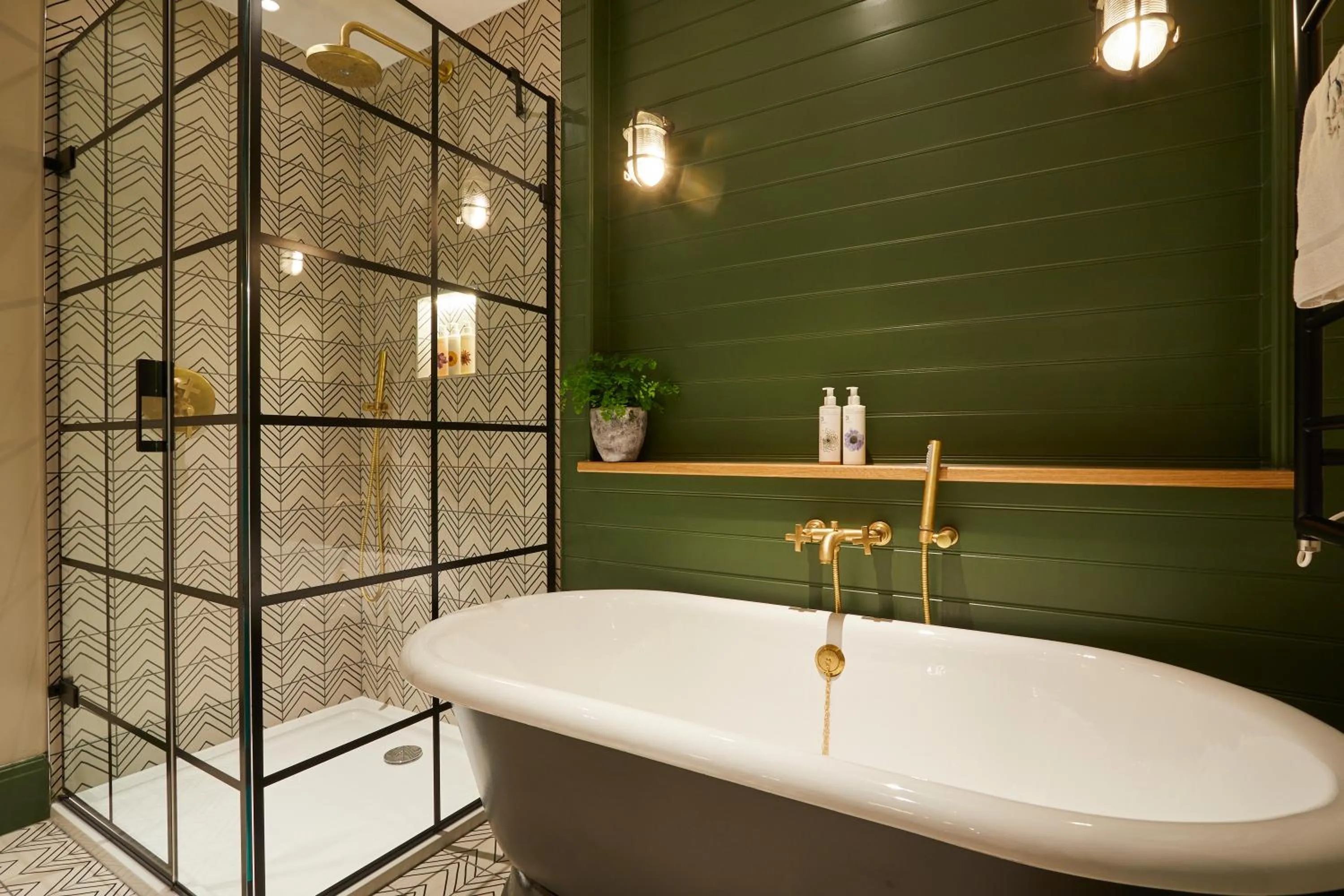 Shower in Rothay Manor Hotel