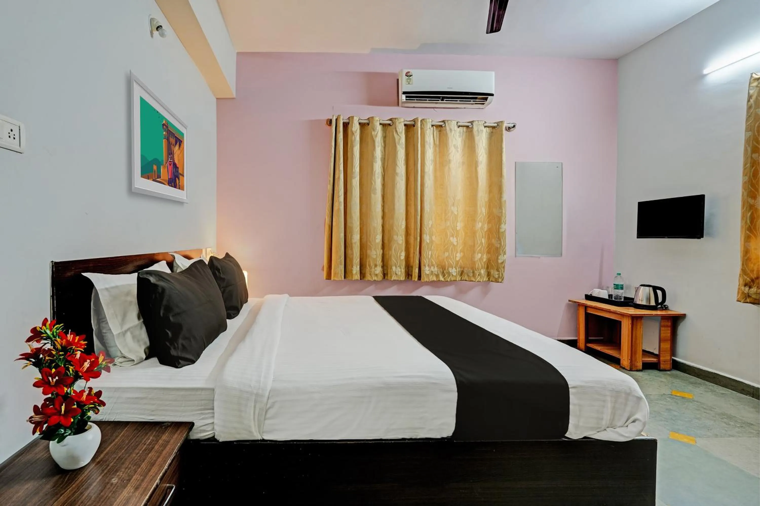 Bedroom, Bed in Hotel O Skylark Service Apartment