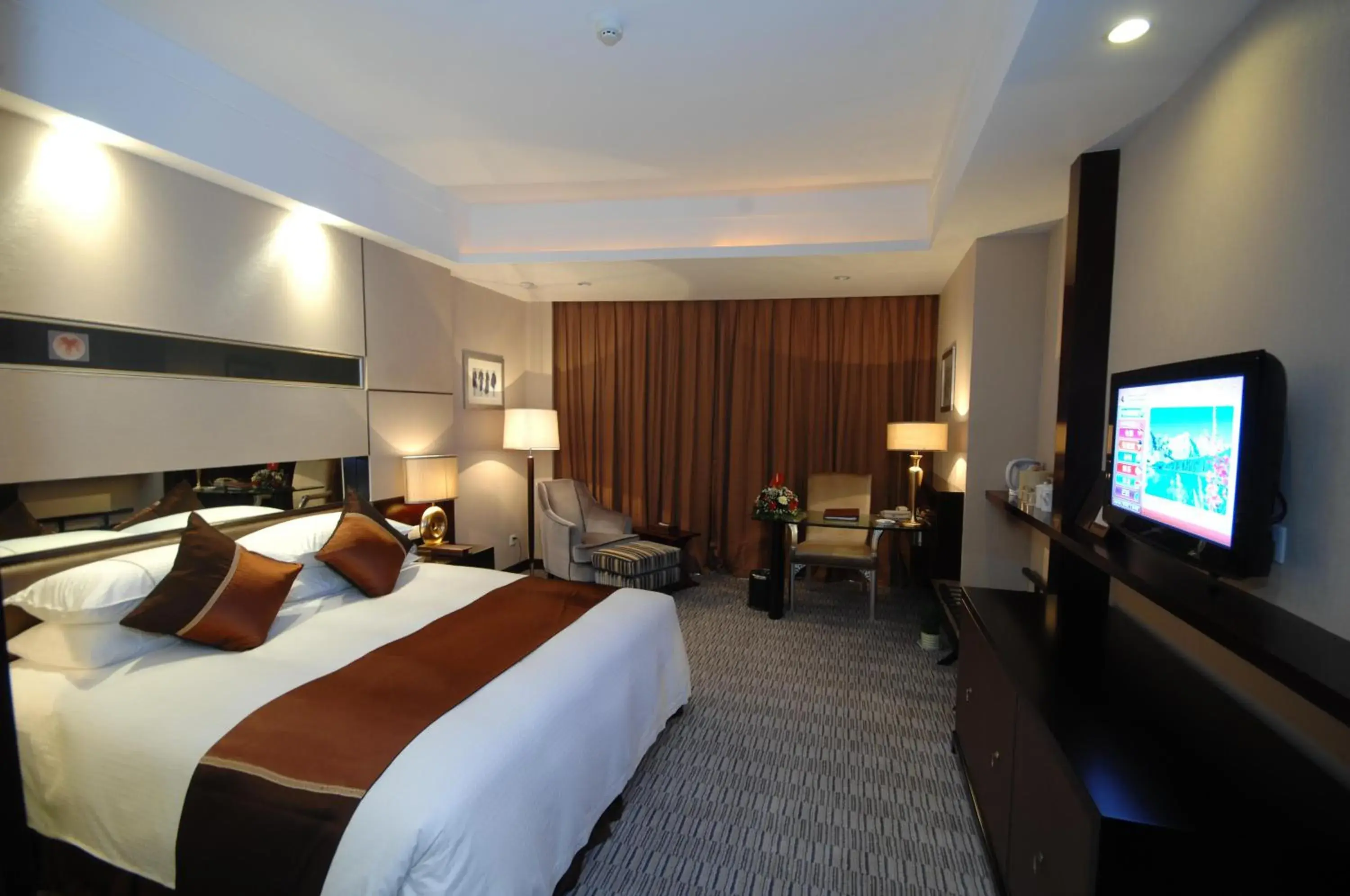 Photo of the whole room, Bed in Royal Palace Hotel Haining Photo of the whole room, Bed in Royal Palace Hotel Haining