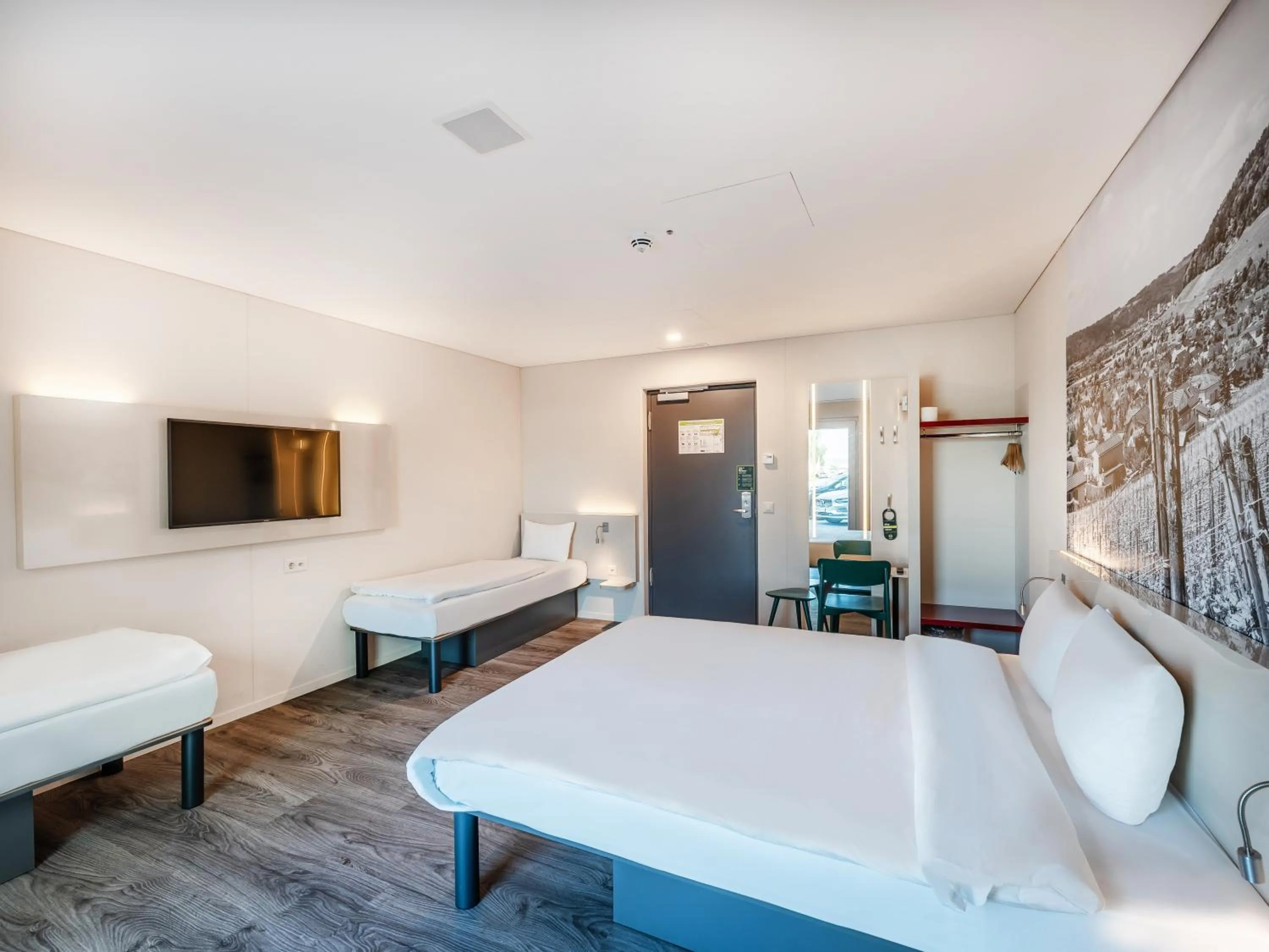 Bedroom, Bed in B&B HOTEL Zürich Airport