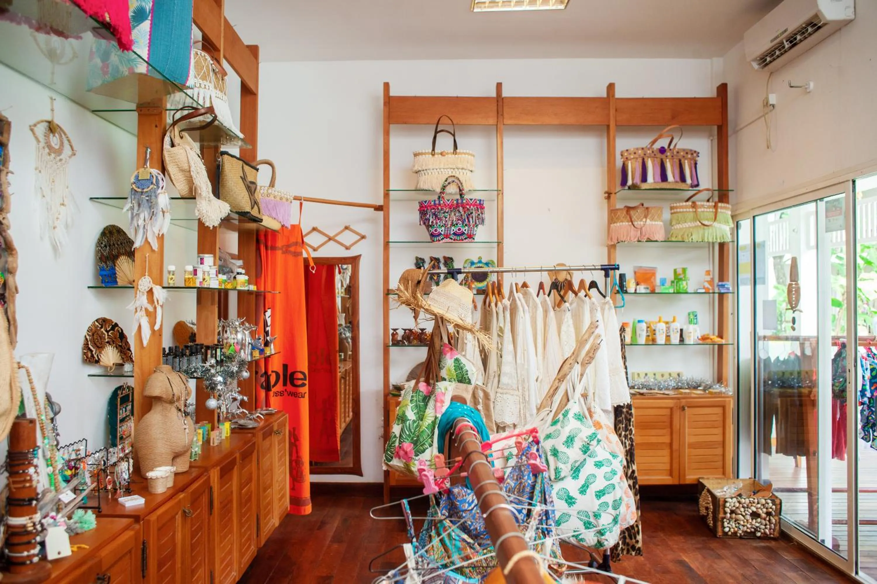 On-site shops in Royal Beach Hôtel