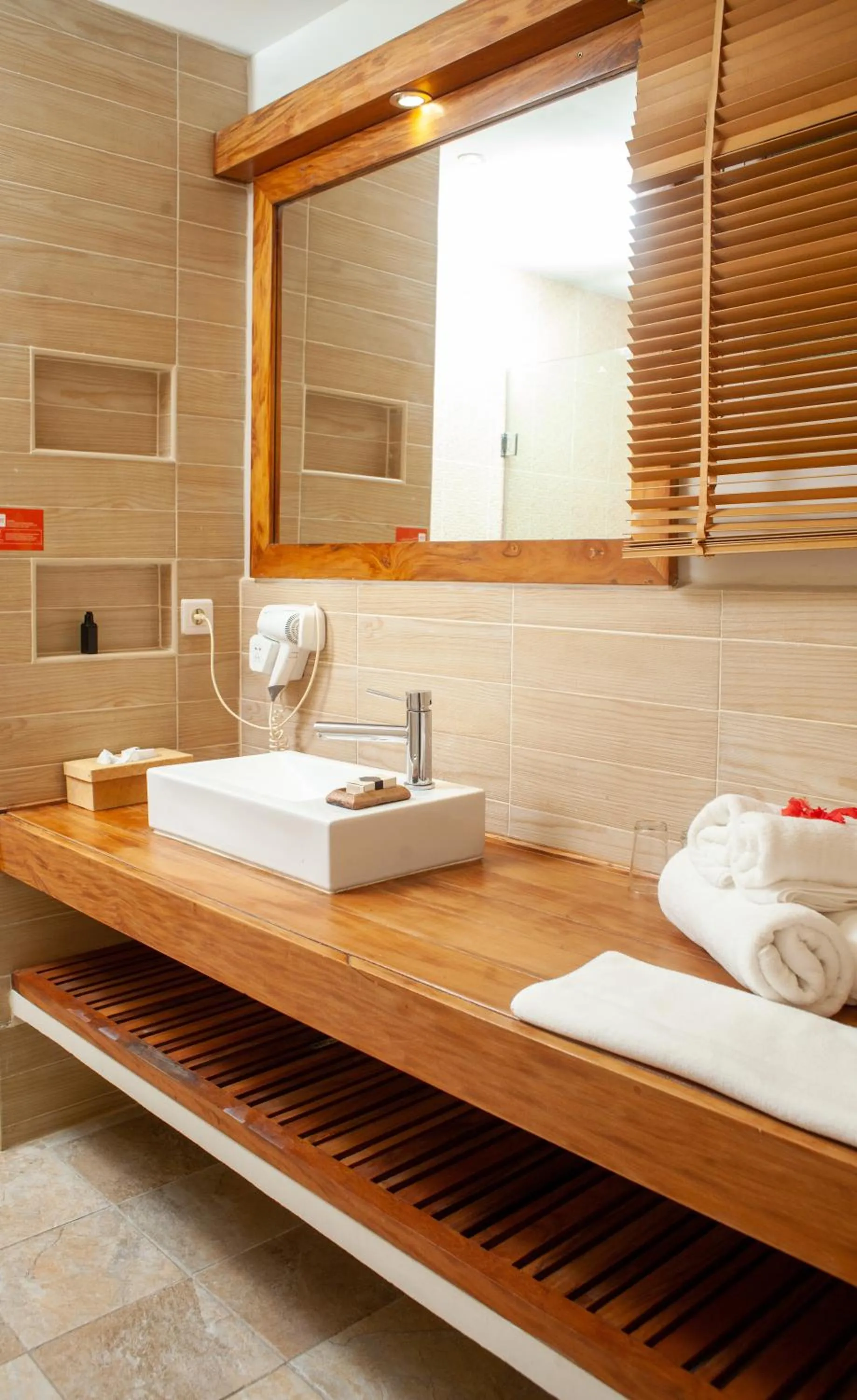 Bathroom in Royal Beach Hôtel