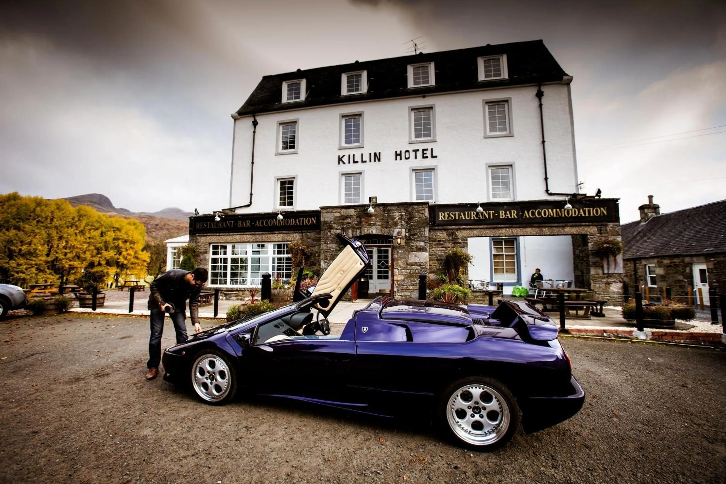 Facade/entrance in Killin Hotel