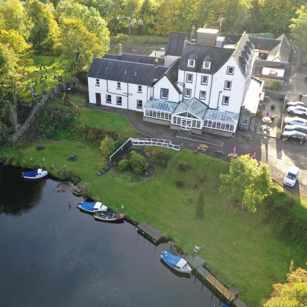 Property building in Killin Hotel