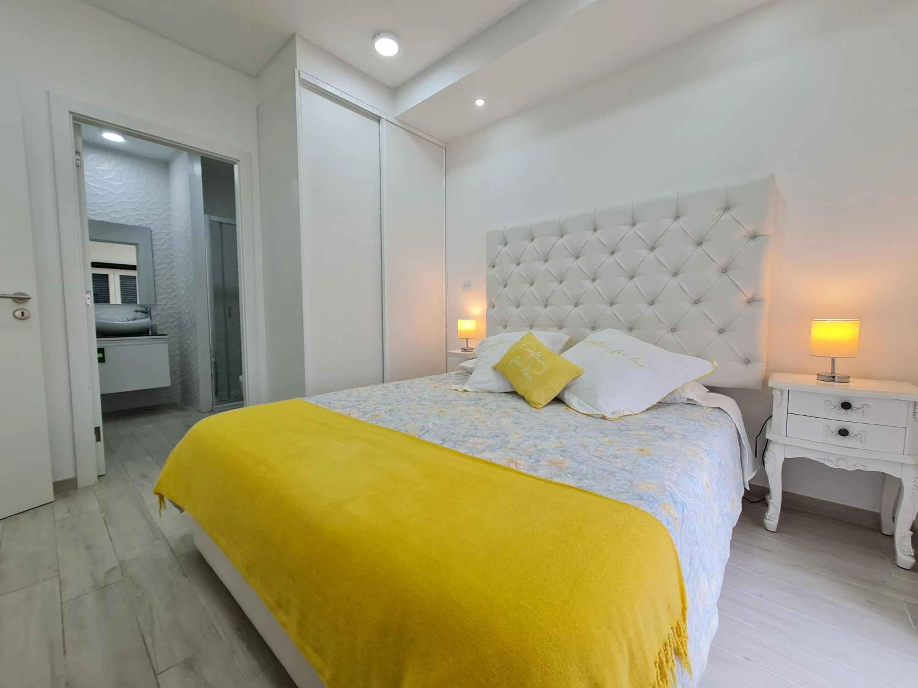 Bed in Espírito Santo - AL