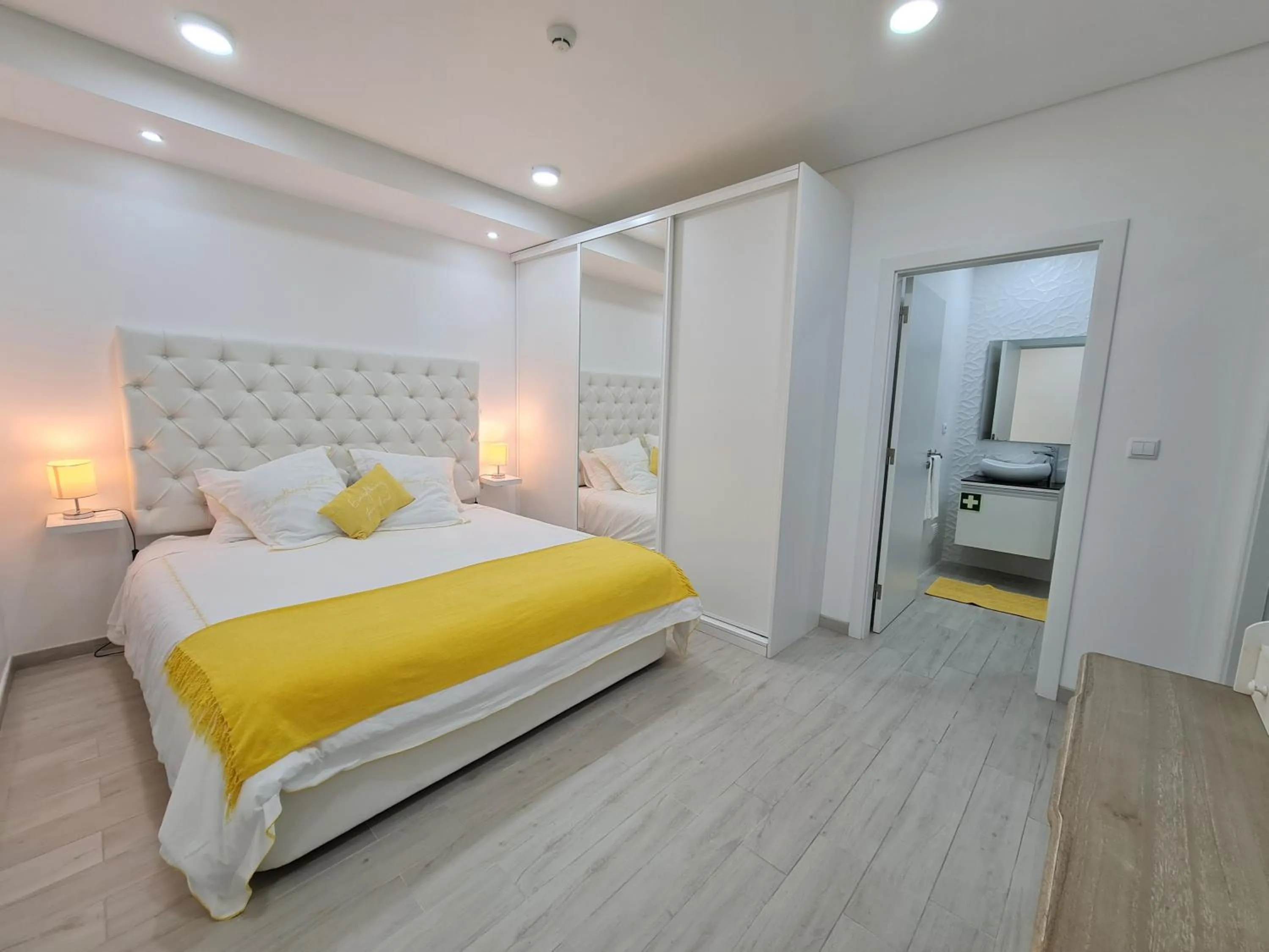 Bed in Espírito Santo - AL