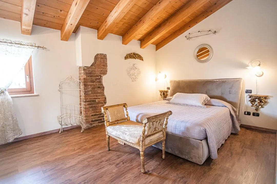 Bed in Residence Cà di Capri