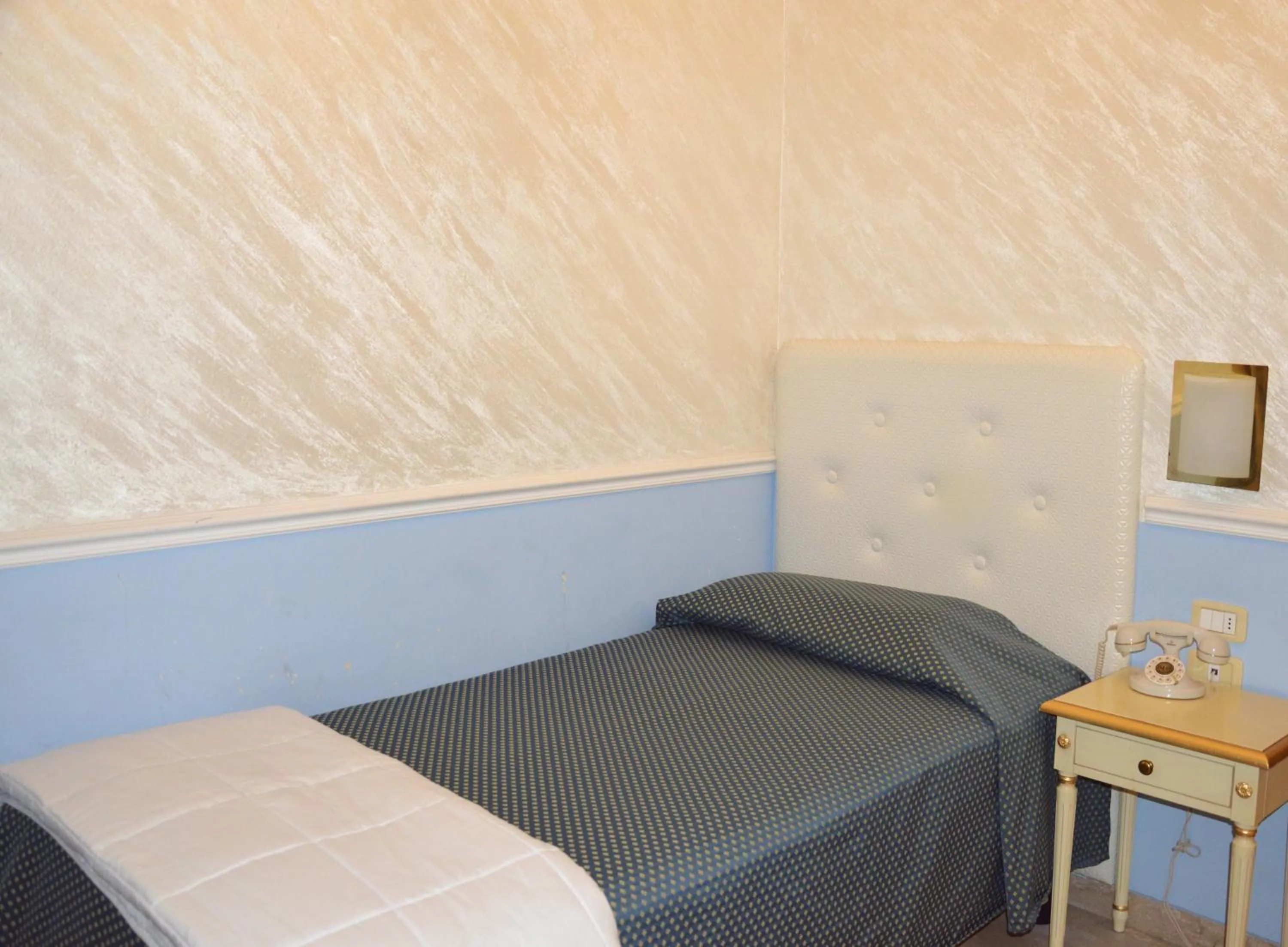 Bed in Nouvel Hotel Des Bains