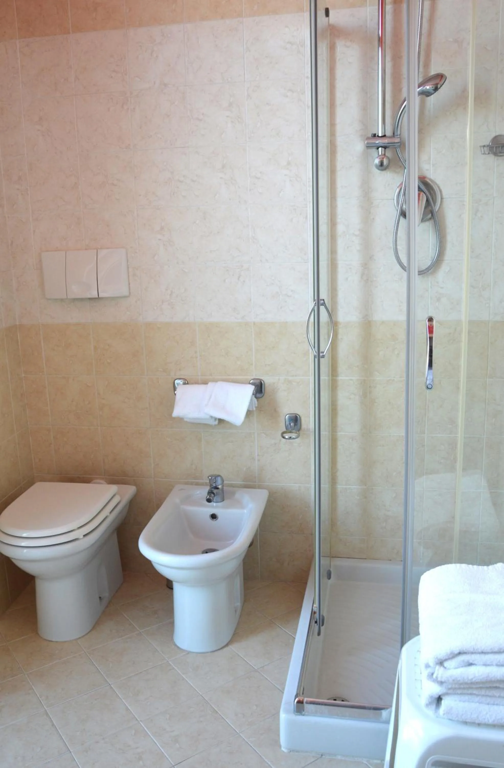 Shower in Nouvel Hotel Des Bains