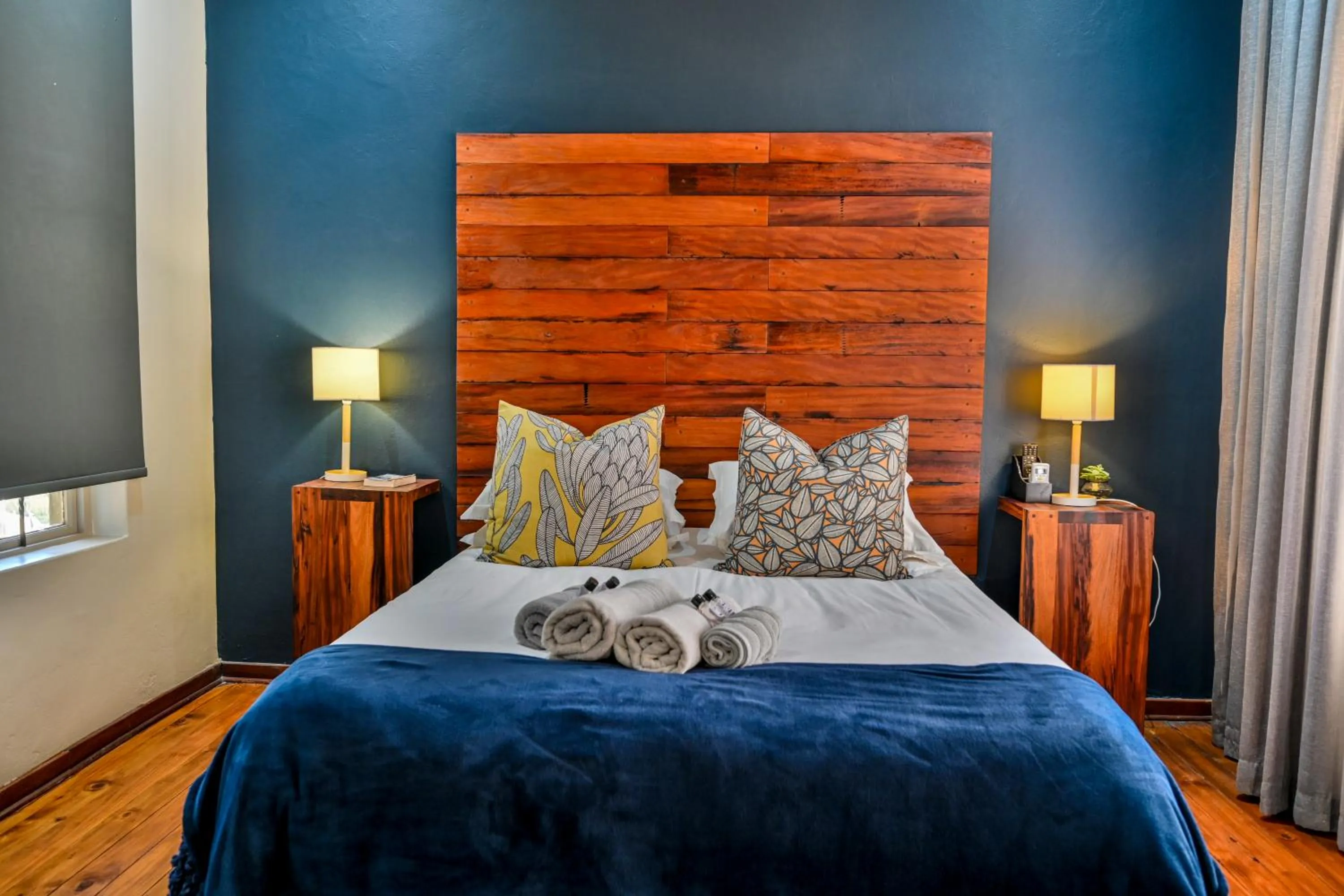 Bedroom, Bed in Blue Rain Guest House