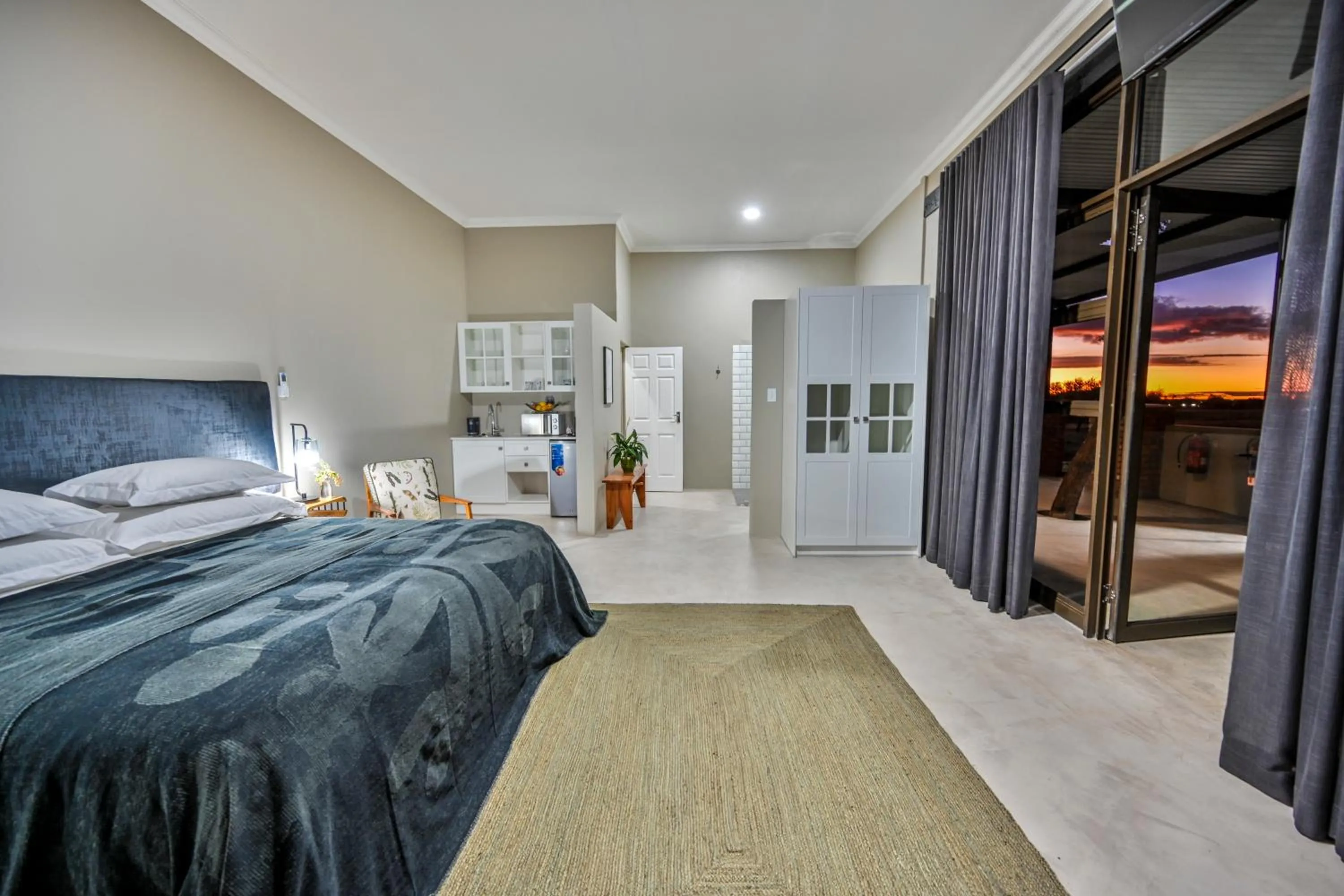 Bed in Blue Rain Guest House