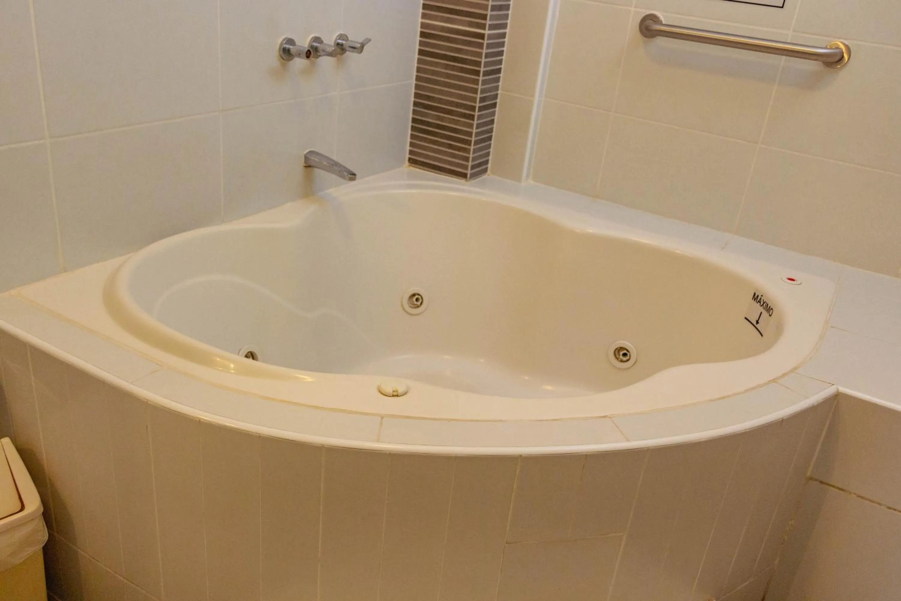 Hot Tub in Hotel Mochiks