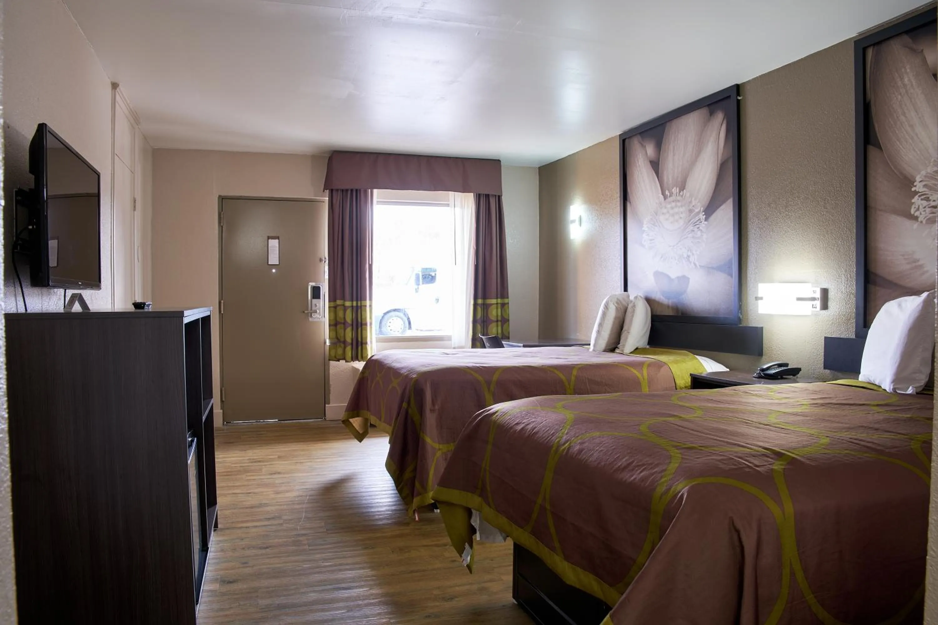 TV and multimedia, Bed in Super 8 by Wyndham Garysburg/Roanoke Rapids