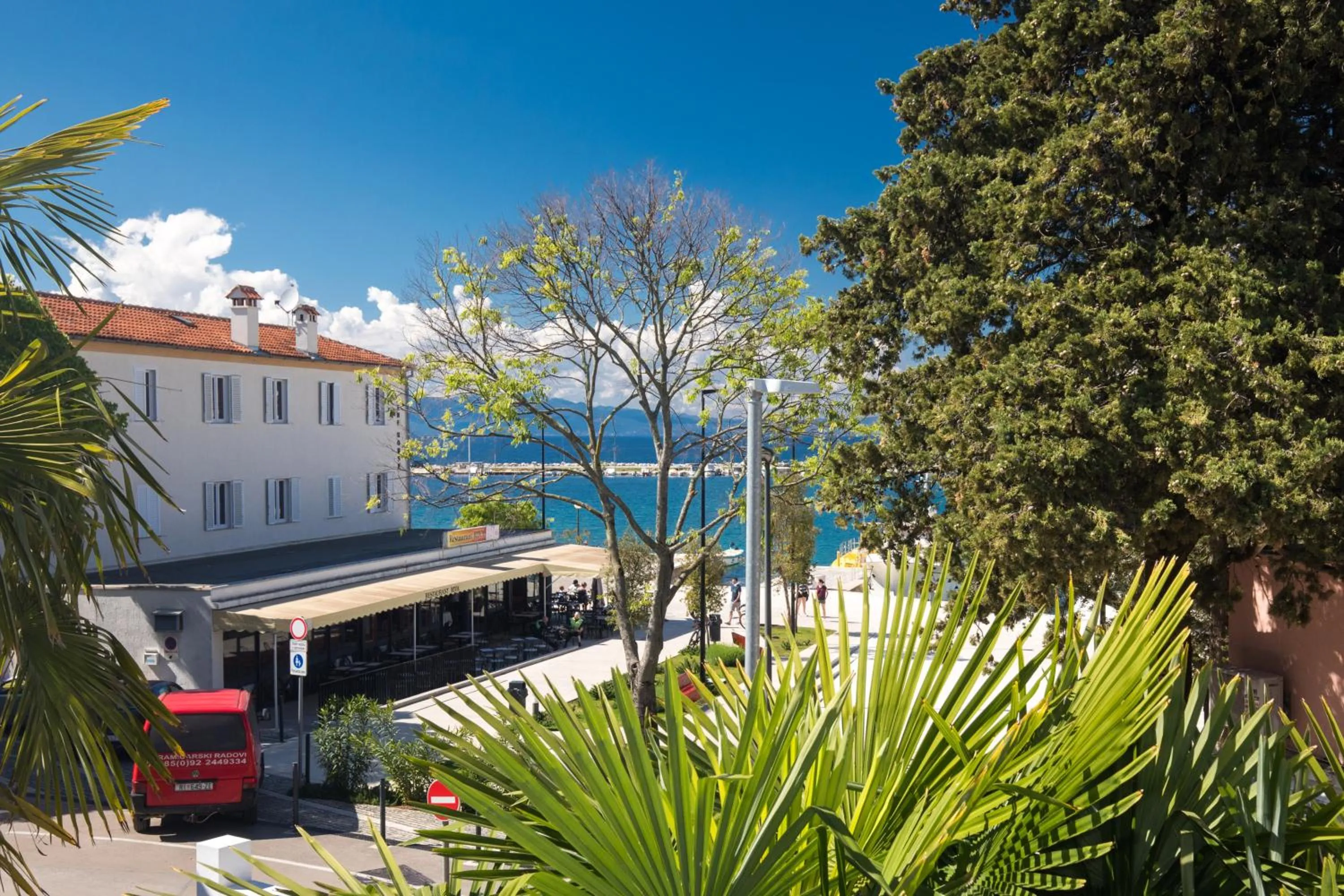 Sea view in Apartments Ivona