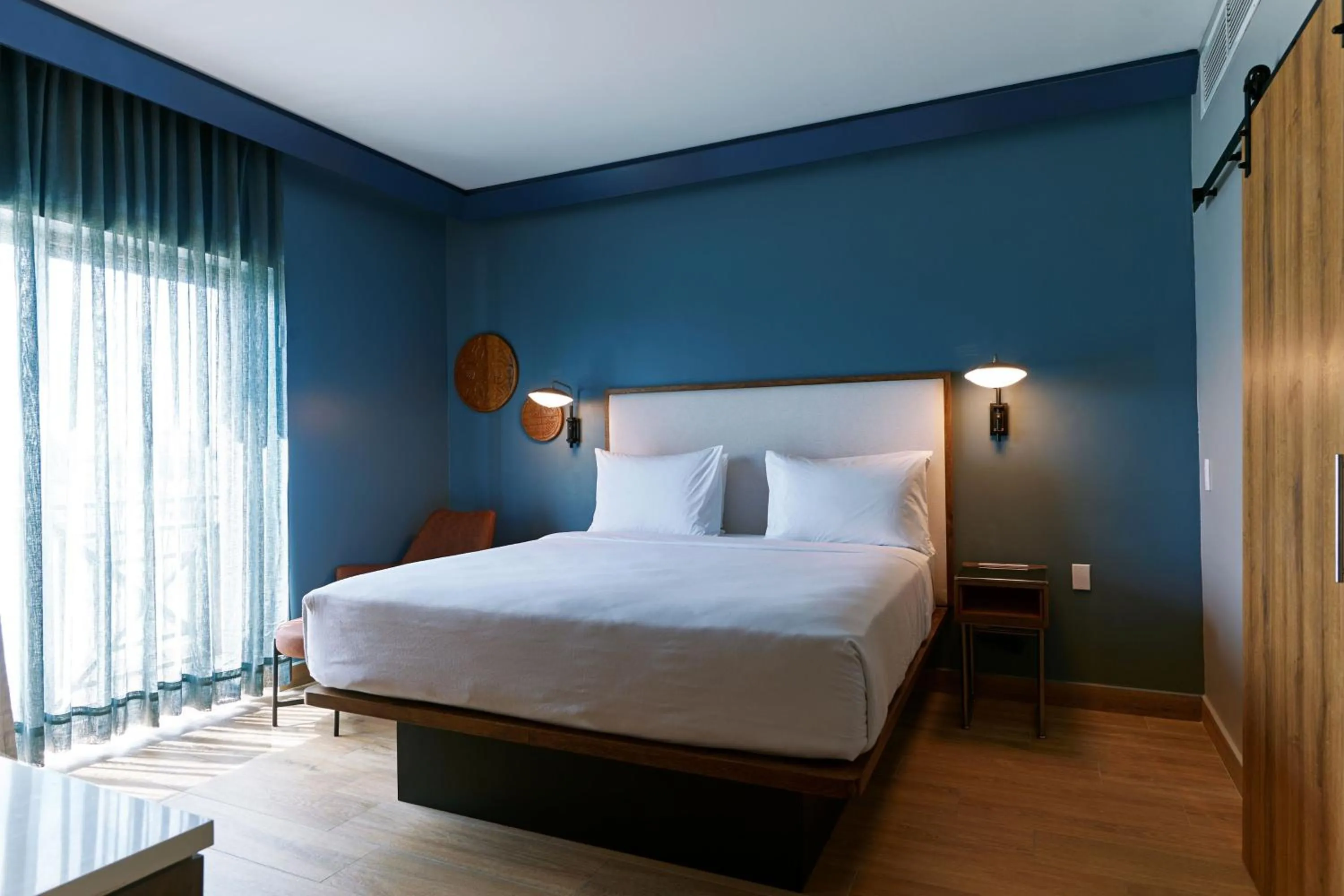 Photo of the whole room, Bed in Courtyard by Marriott Paramaribo