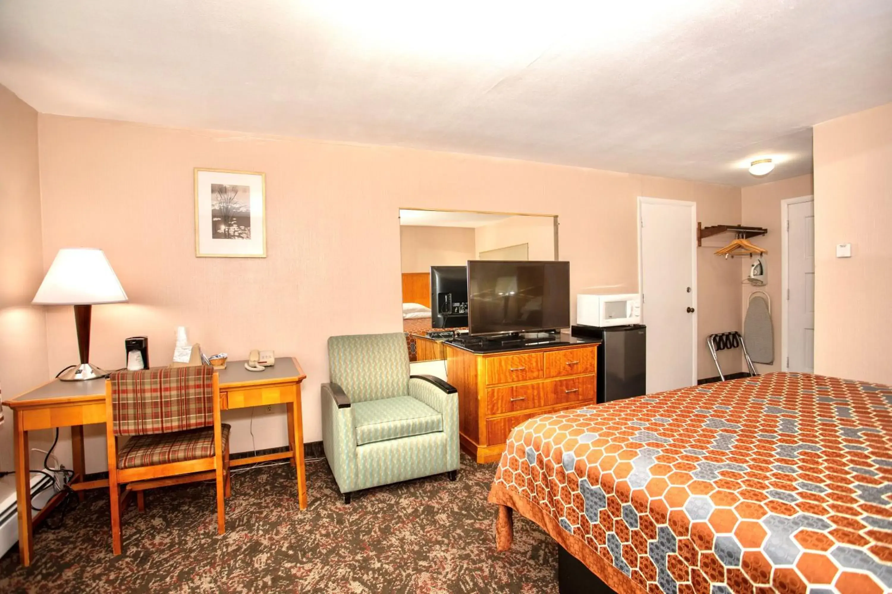 Photo of the whole room, Bed in Budget Inn Cicero