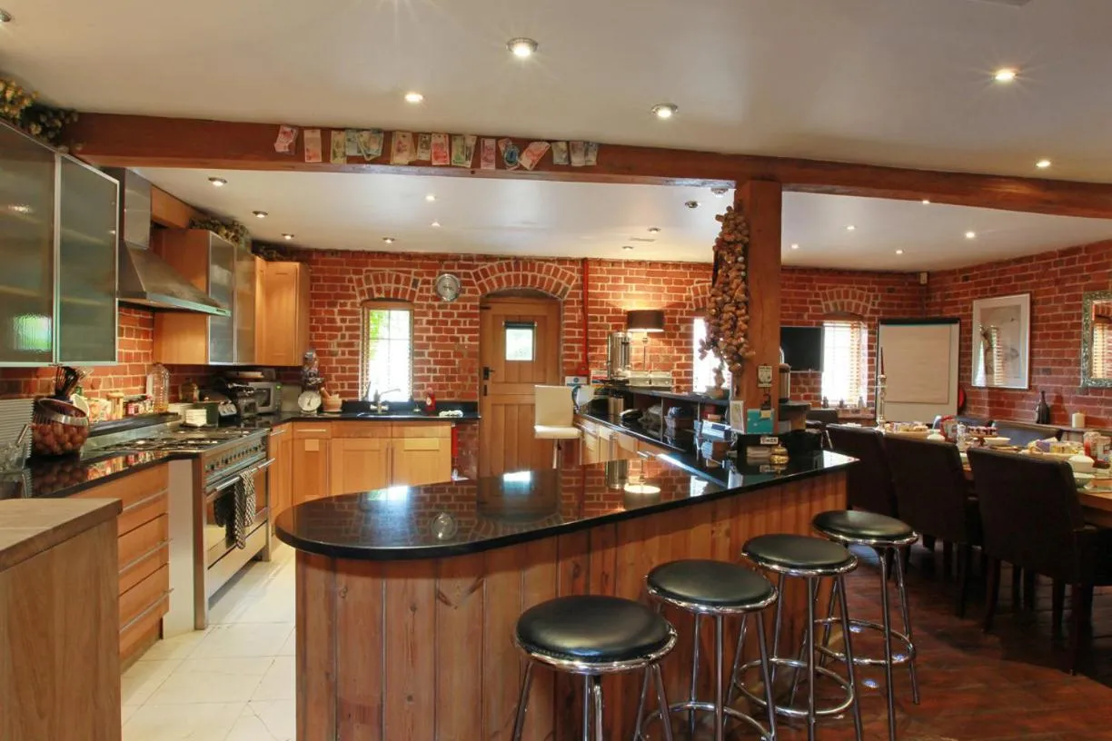 Kitchen or kitchenette in Tonge Barn