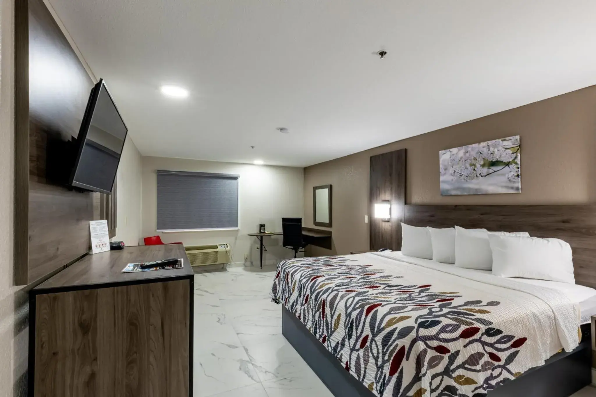 Bedroom, Bed in Red Roof Inn Pharr - McAllen Bedroom, Bed in Red Roof Inn Pharr - McAllen