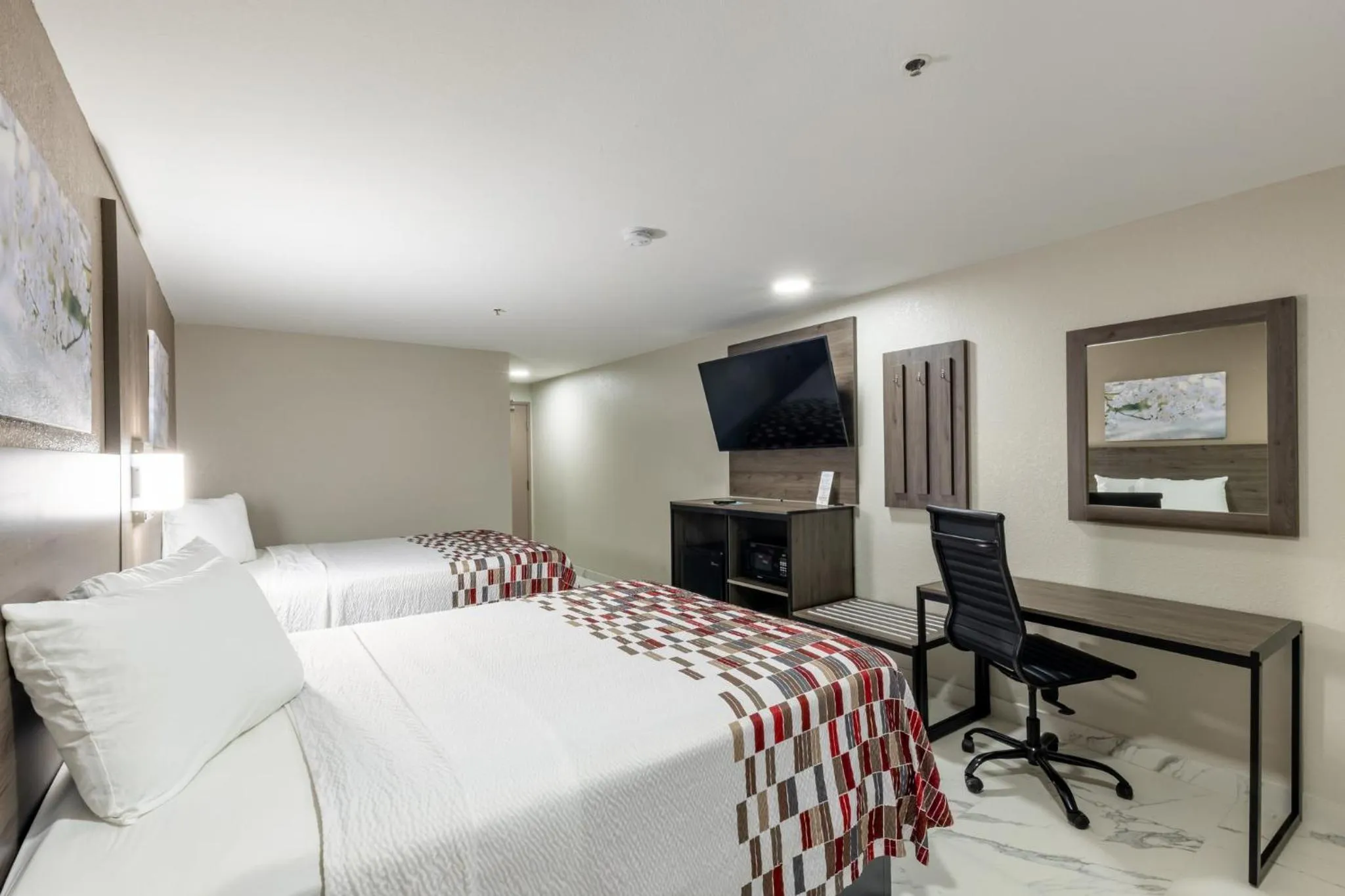 Bedroom, Bed in Red Roof Inn Pharr - McAllen