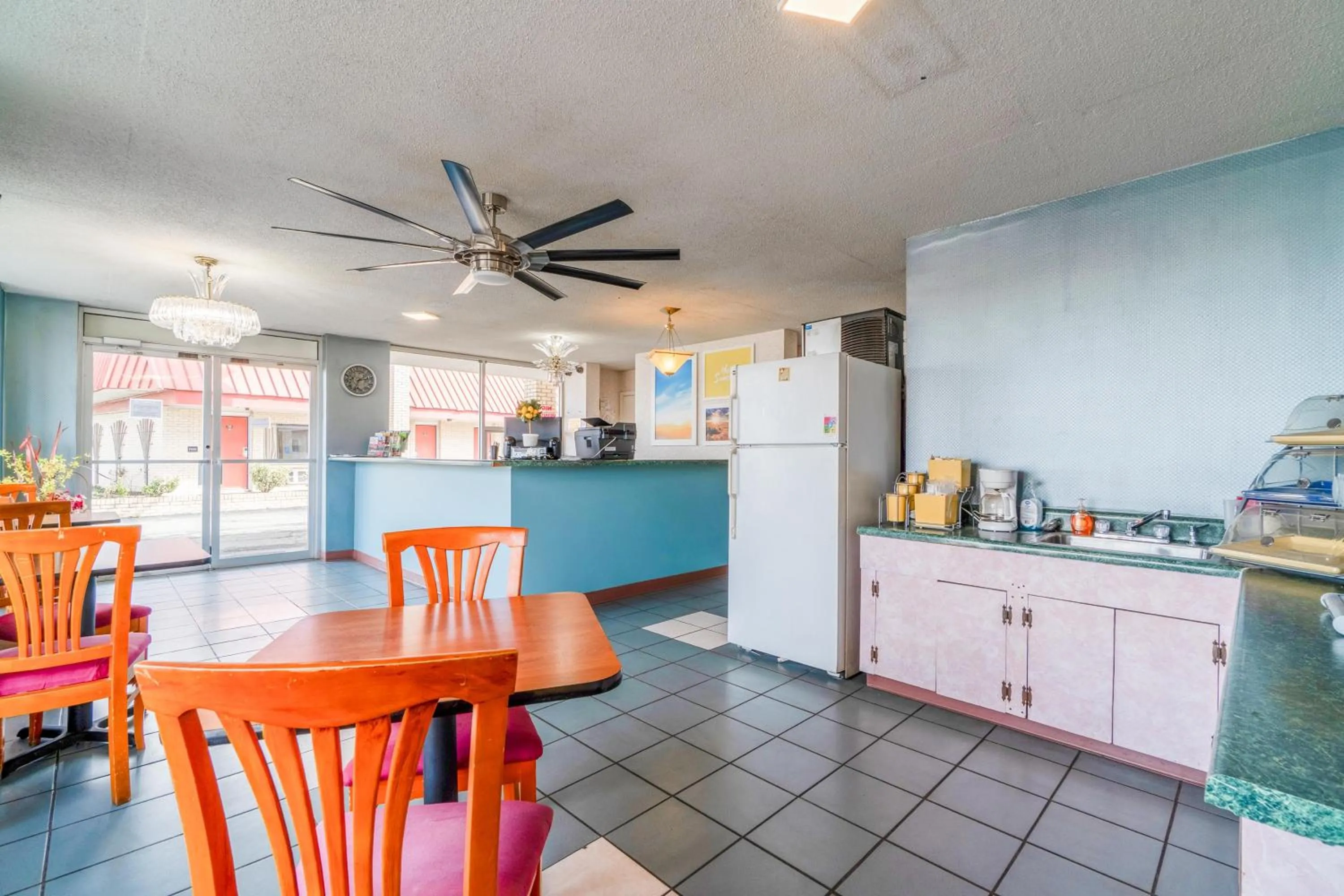 Lobby or reception in Ozark Junction mountain view by OYO