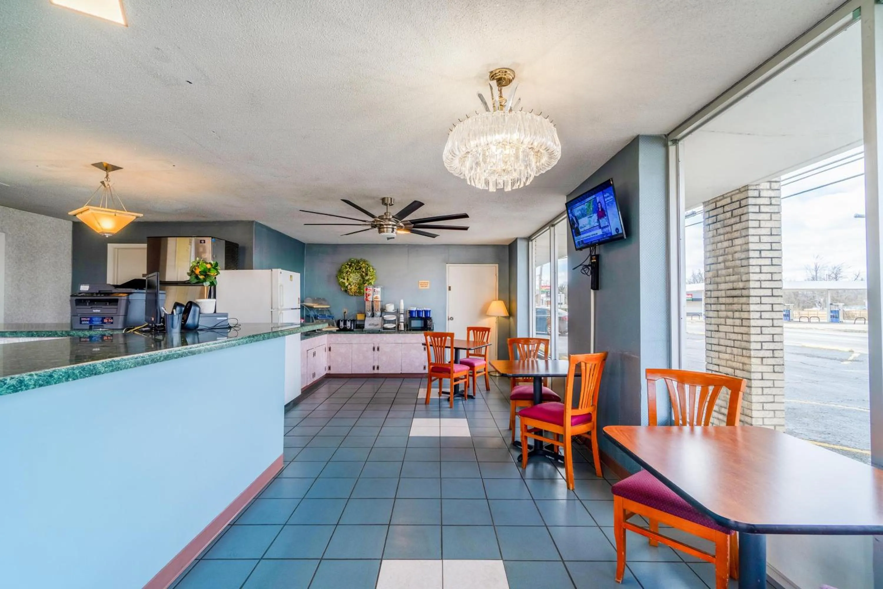 Lobby or reception in Ozark Junction mountain view by OYO