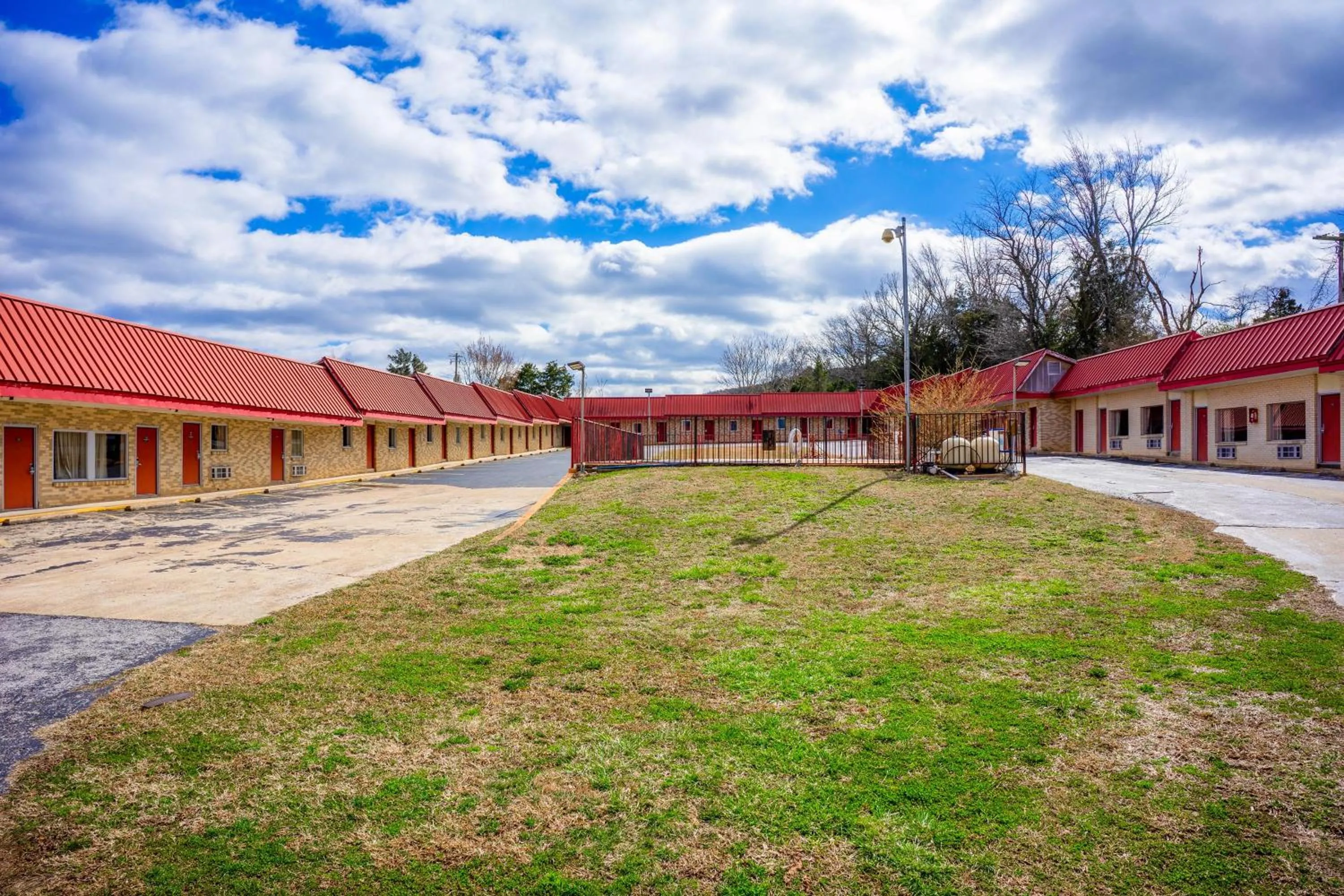 Facade/entrance in Ozark Junction mountain view by OYO