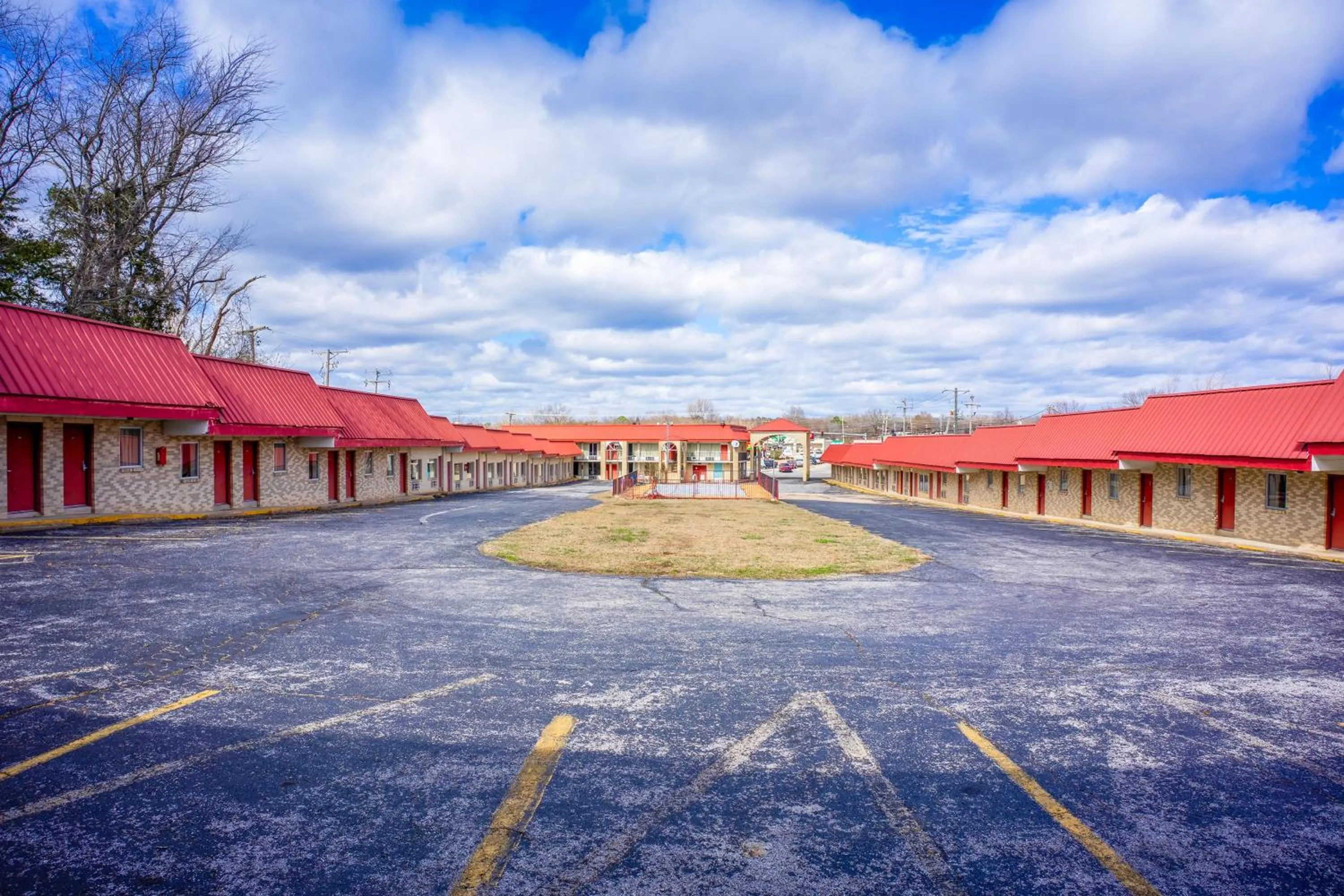 Facade/entrance in Ozark Junction mountain view by OYO