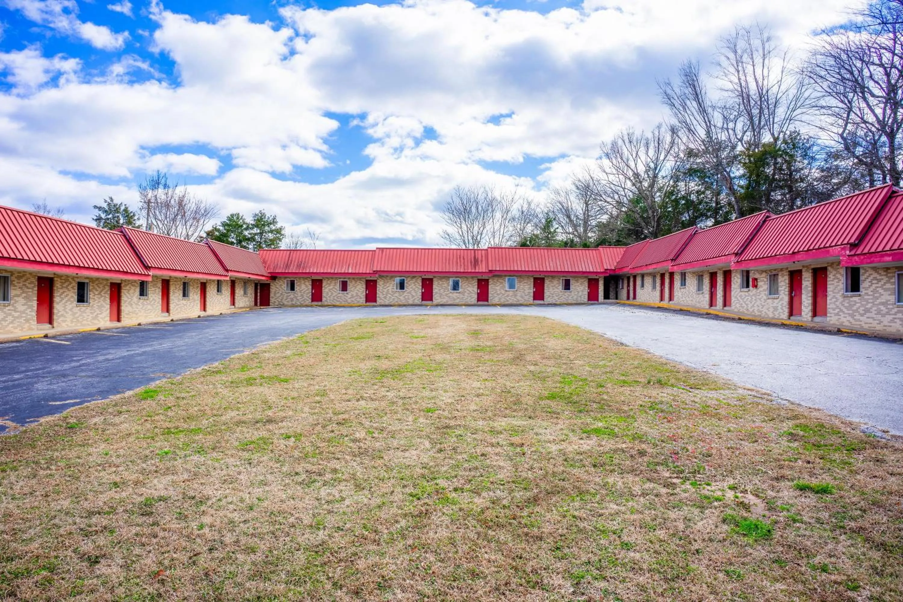 Facade/entrance in Ozark Junction mountain view by OYO