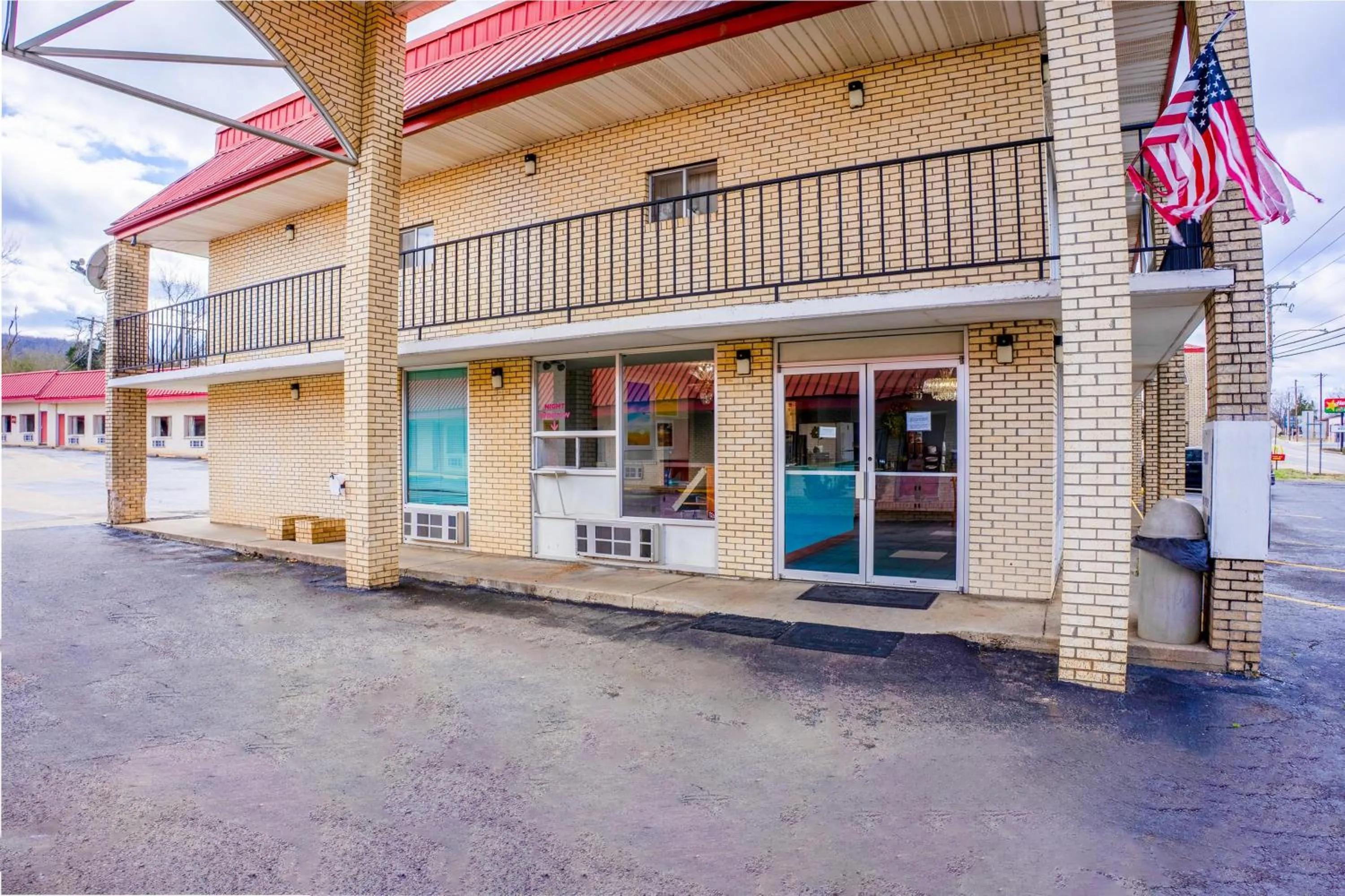 Facade/entrance in Ozark Junction mountain view by OYO