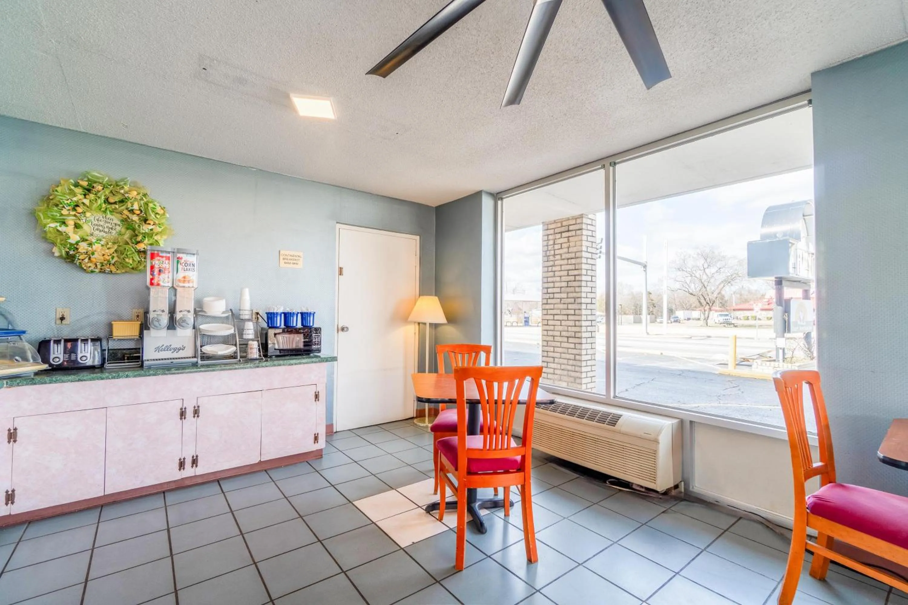 Lobby or reception in Ozark Junction mountain view by OYO