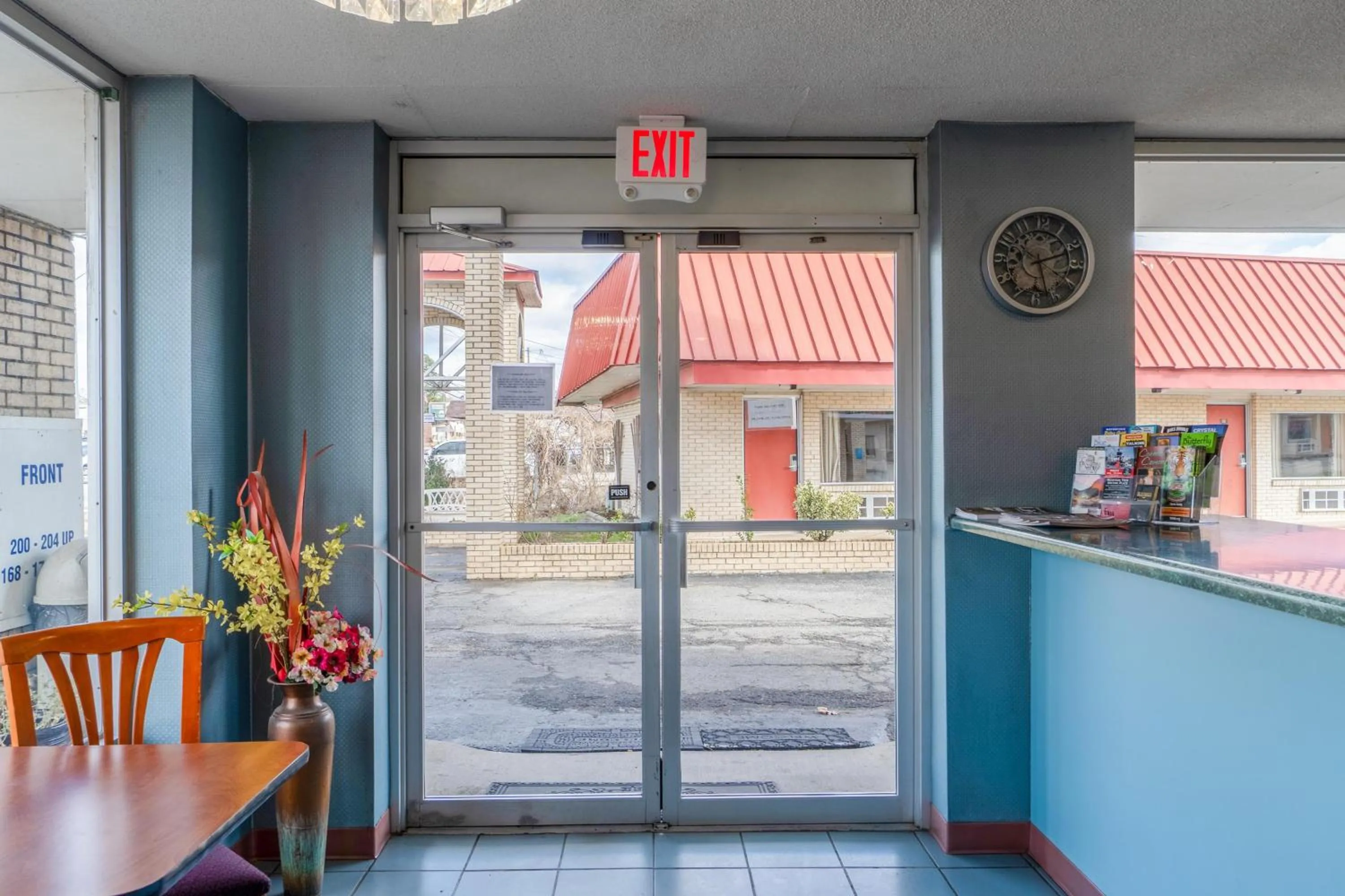 Lobby or reception in Ozark Junction mountain view by OYO